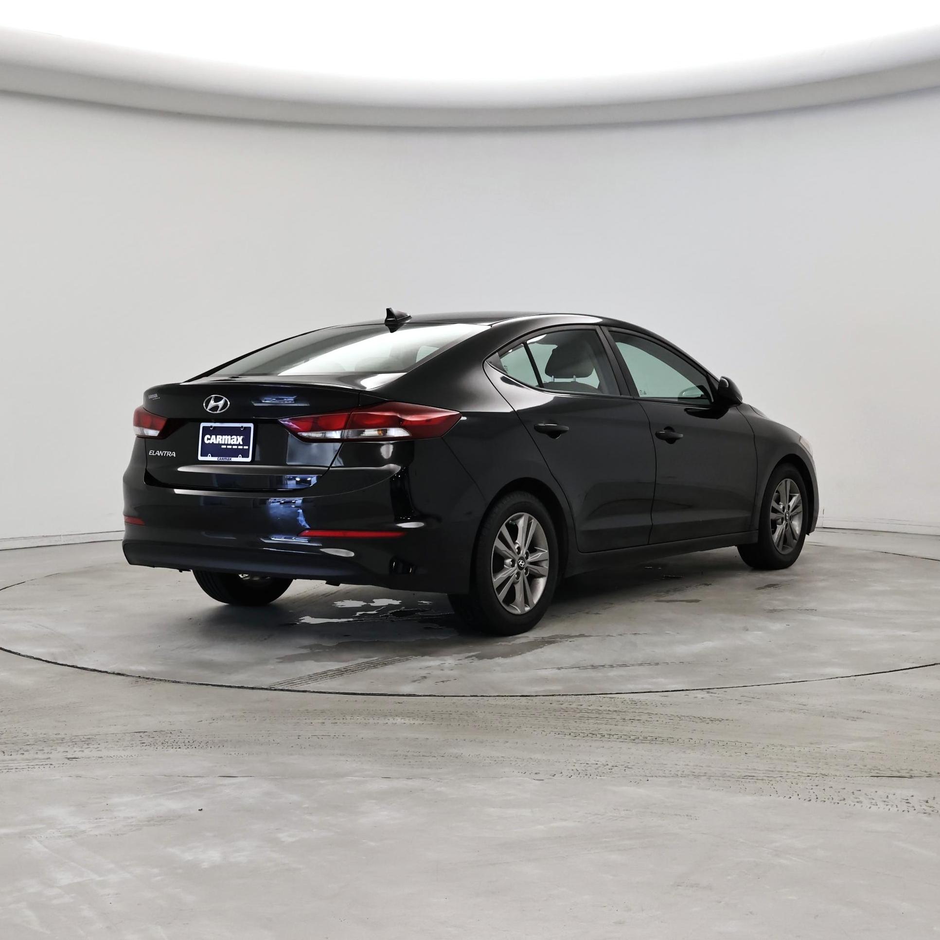 Thumbnail: 2017 Hyundai Elantra - 8