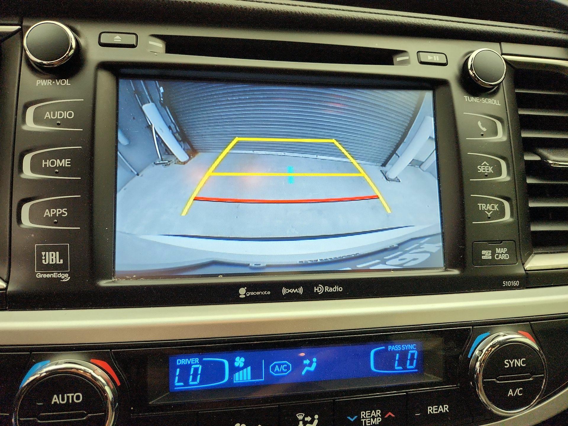 Thumbnail: 2016 Toyota Highlander - 14