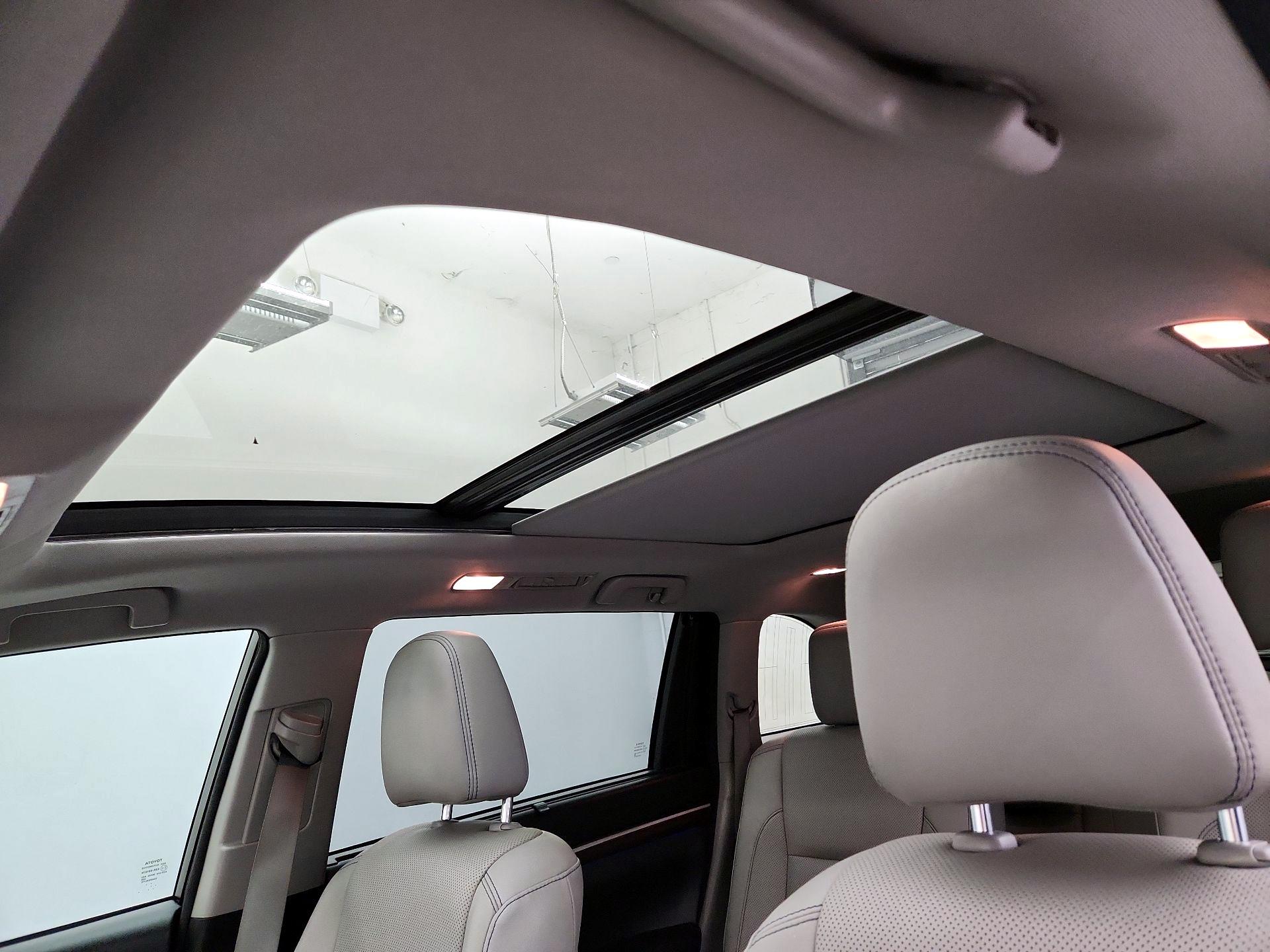 Thumbnail: 2016 Toyota Highlander - 19