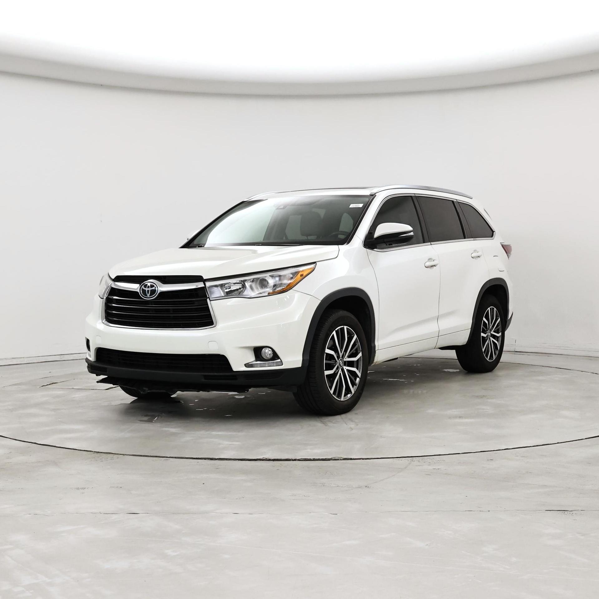 Thumbnail: 2016 Toyota Highlander - 4
