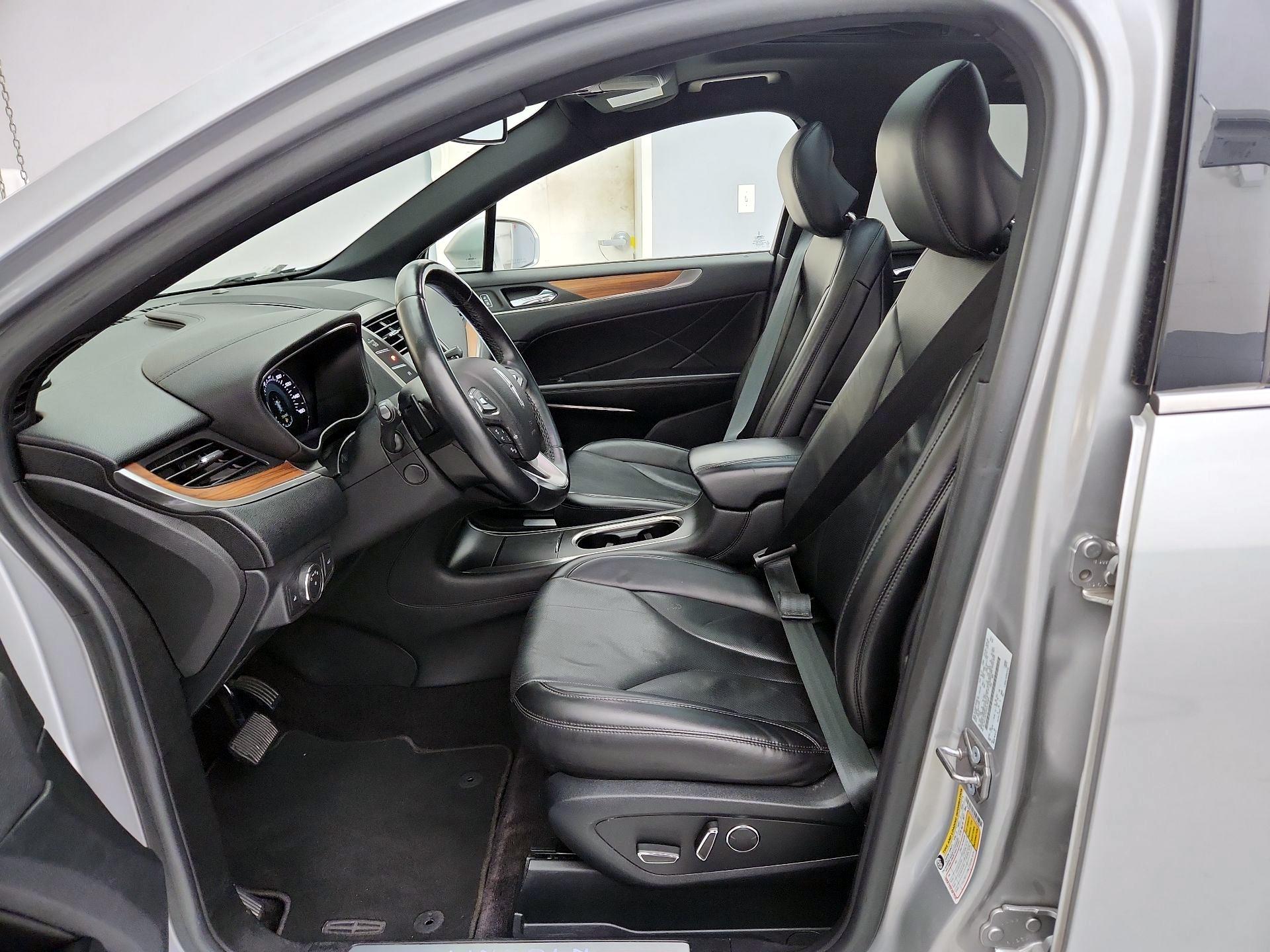 Thumbnail: 2017 Lincoln MKC - 11