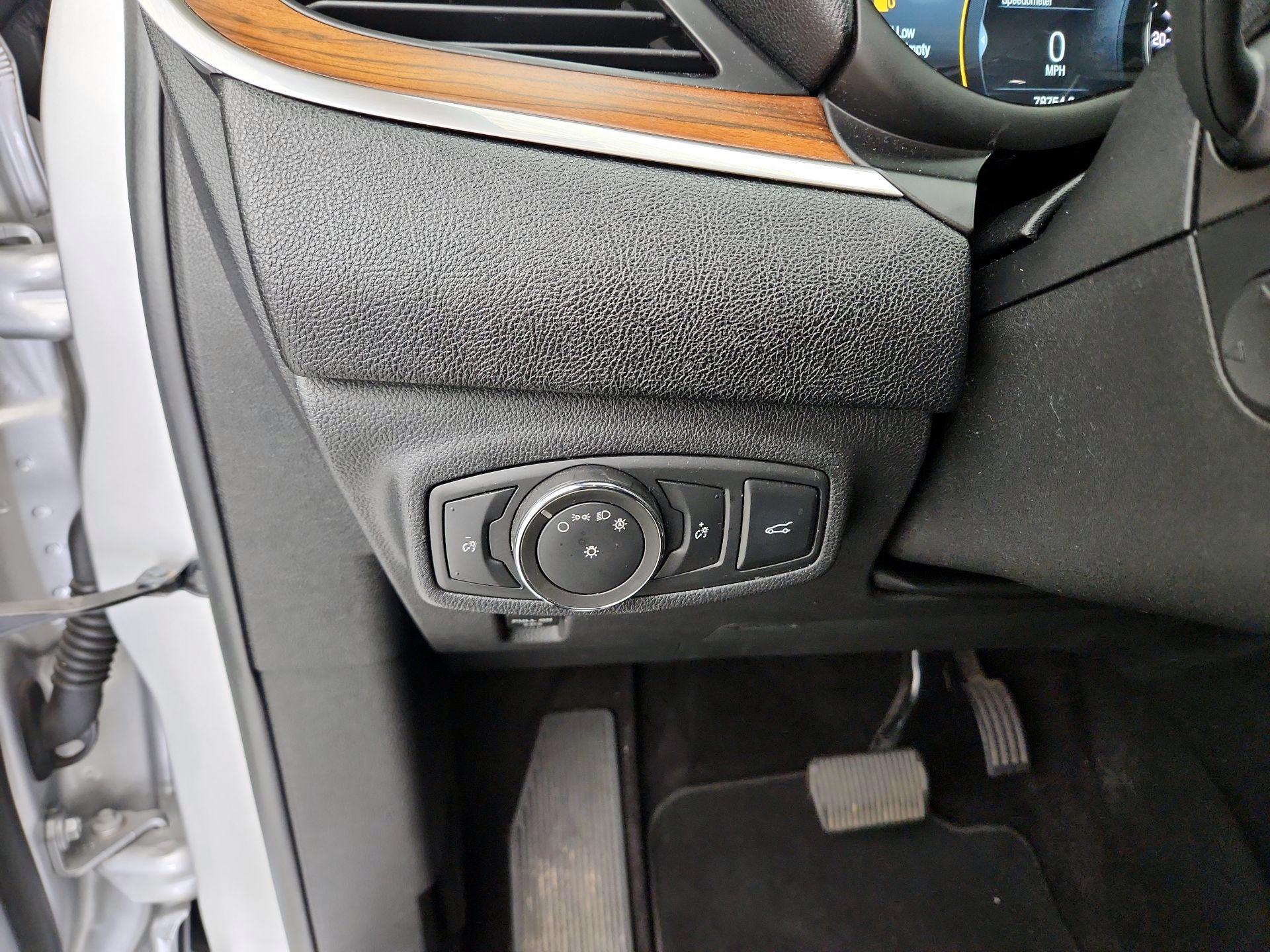 Thumbnail: 2017 Lincoln MKC - 13