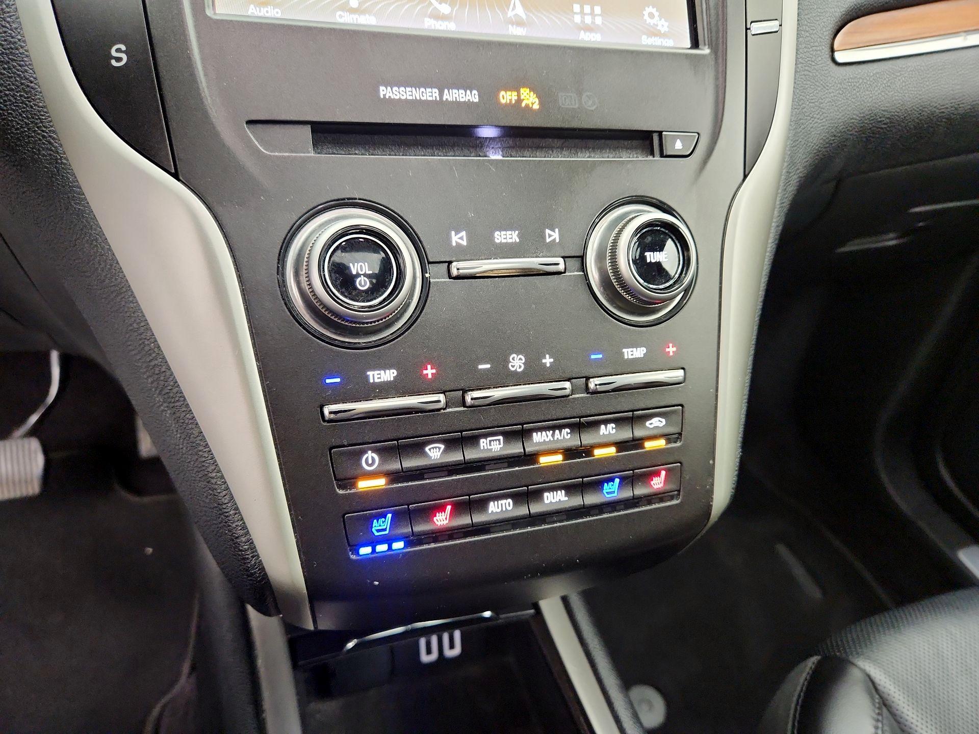 Thumbnail: 2017 Lincoln MKC - 17