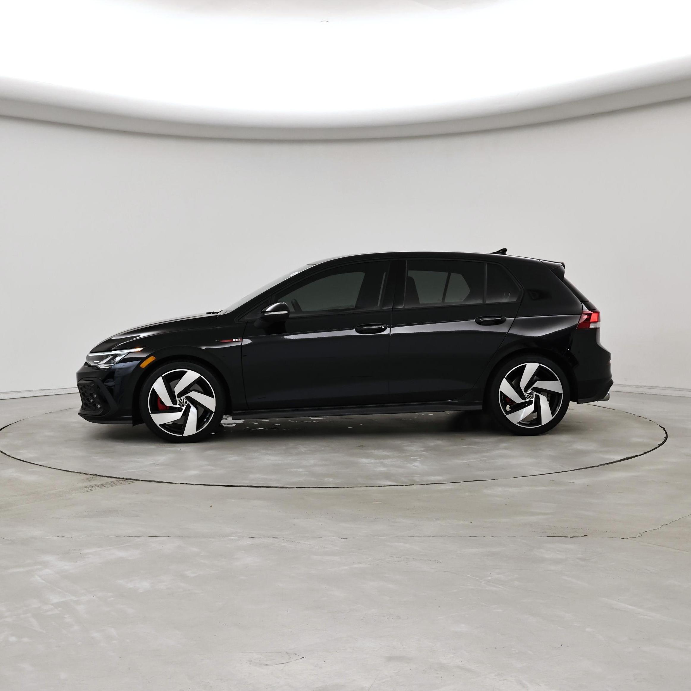 Thumbnail: 2022 Volkswagen Golf - 3