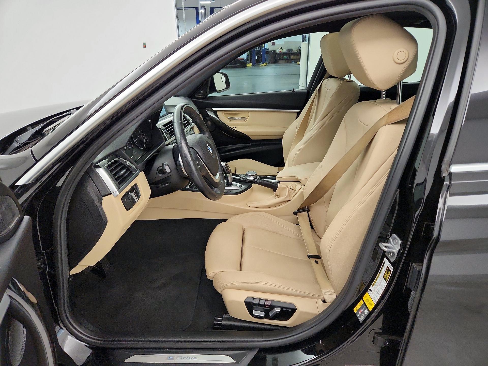 Thumbnail: 2017 BMW 3 Series - 9