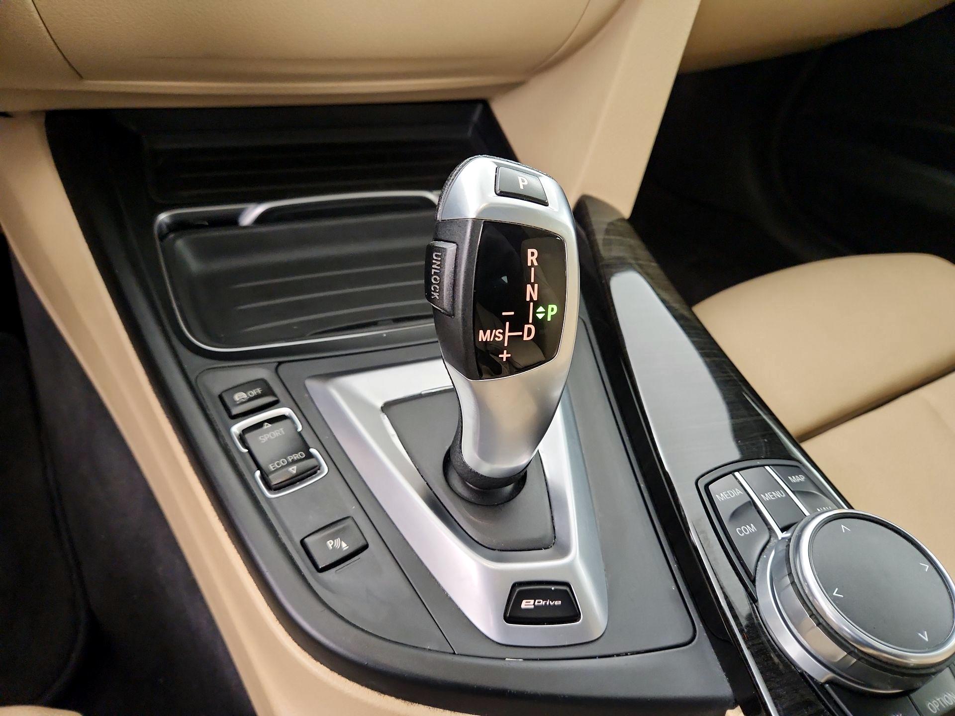 Thumbnail: 2017 BMW 3 Series - 15