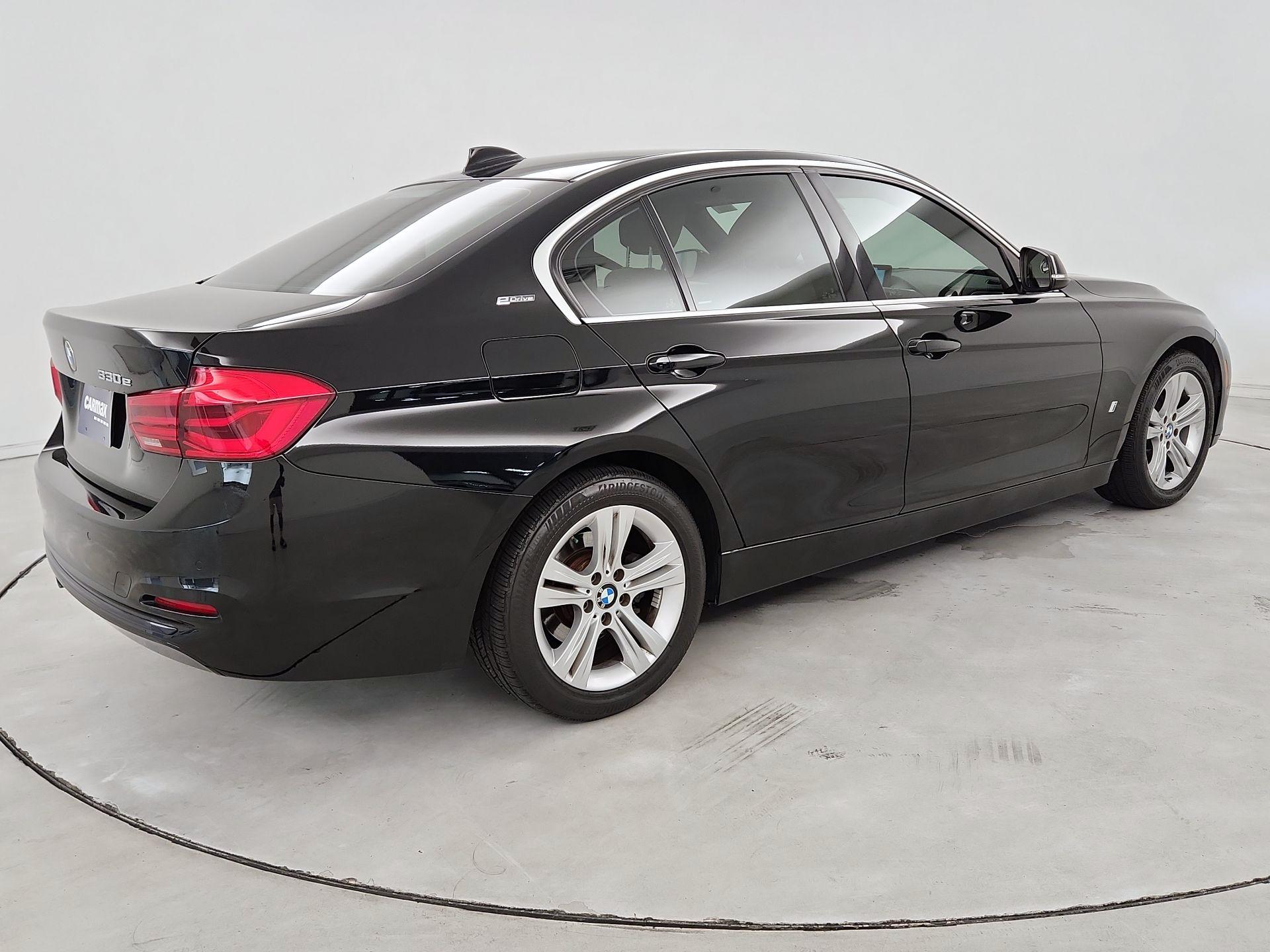 Thumbnail: 2017 BMW 3 Series - 5