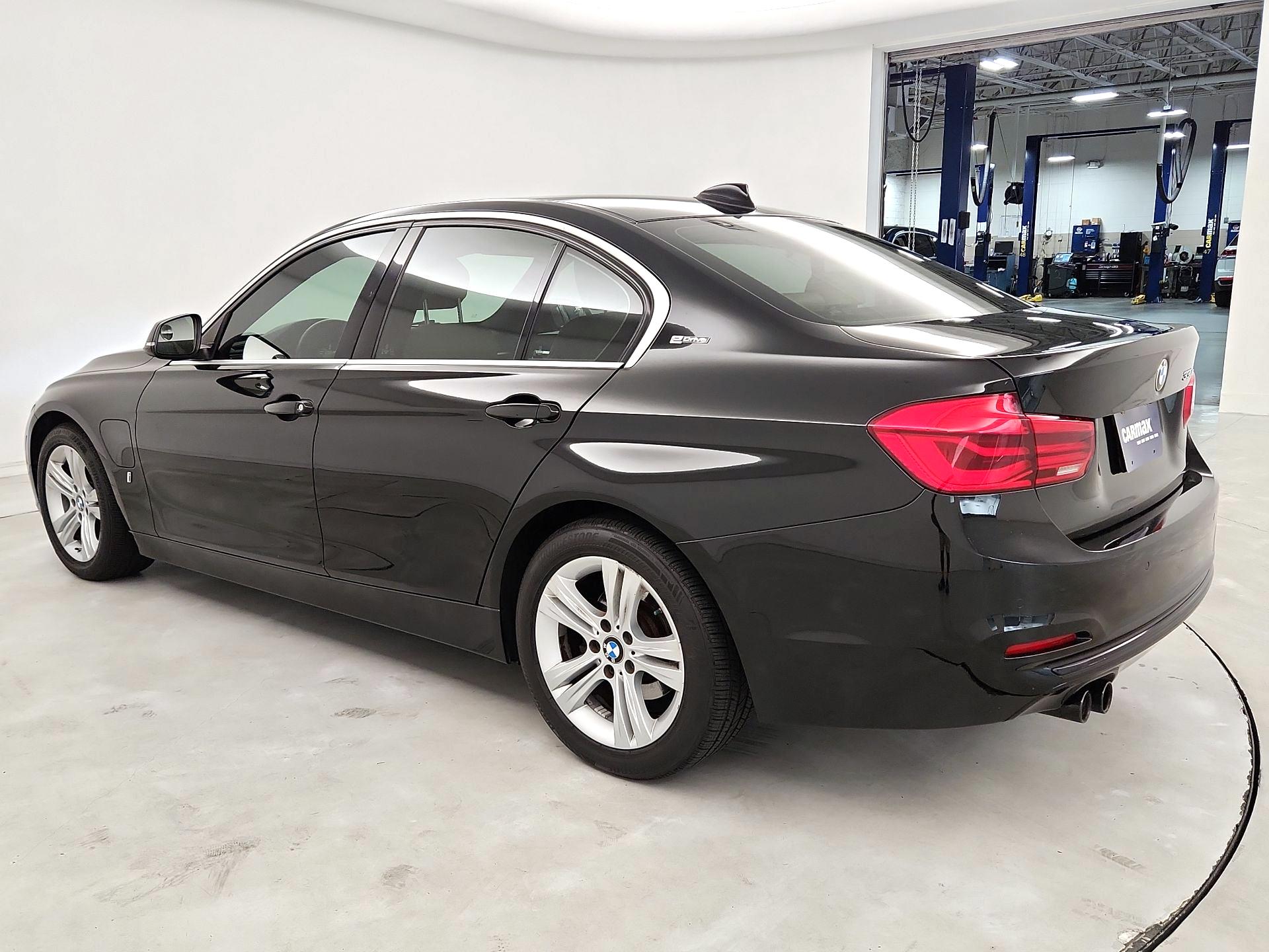 Thumbnail: 2017 BMW 3 Series - 7