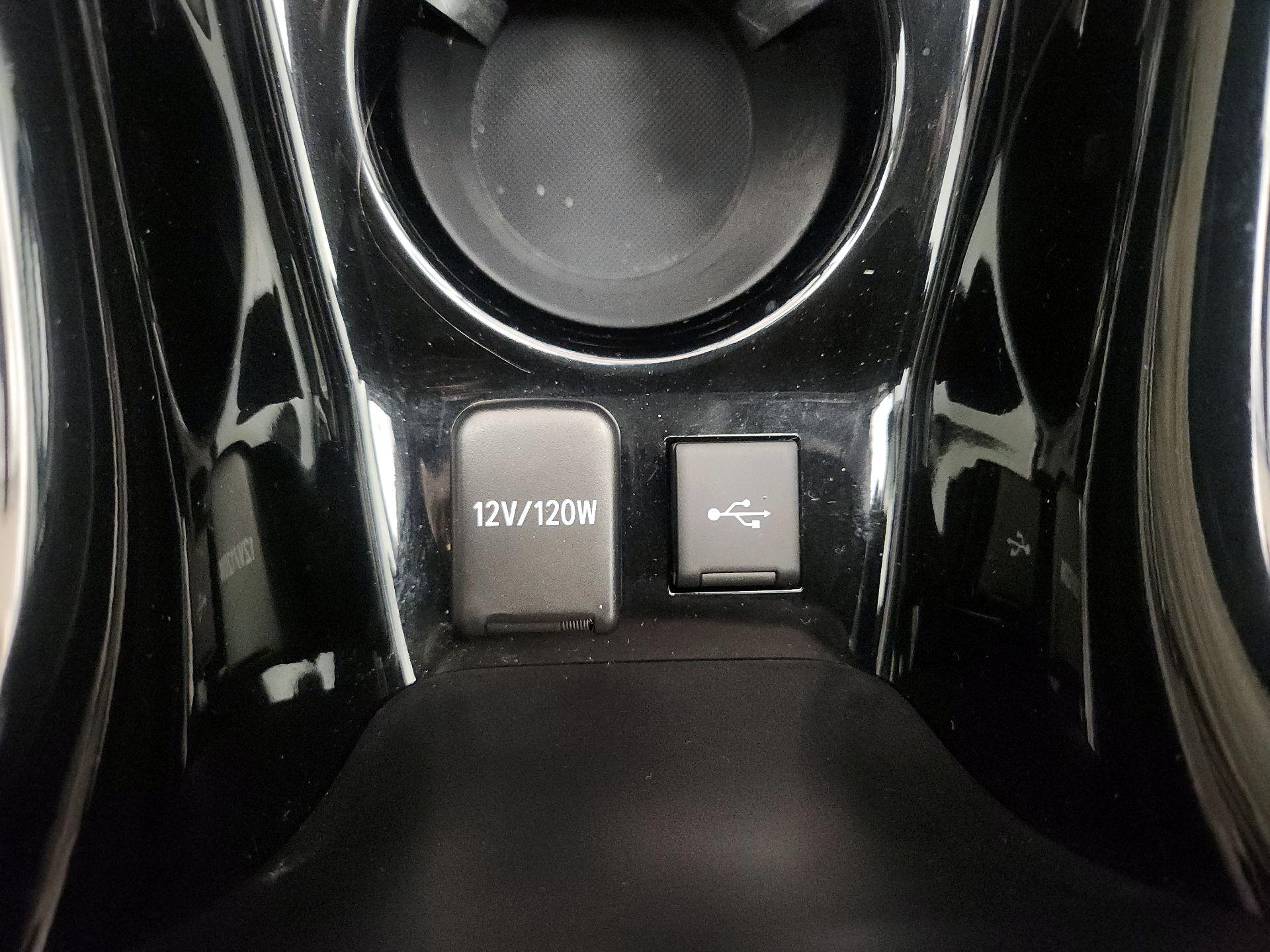Thumbnail: 2022 Toyota Prius - 18