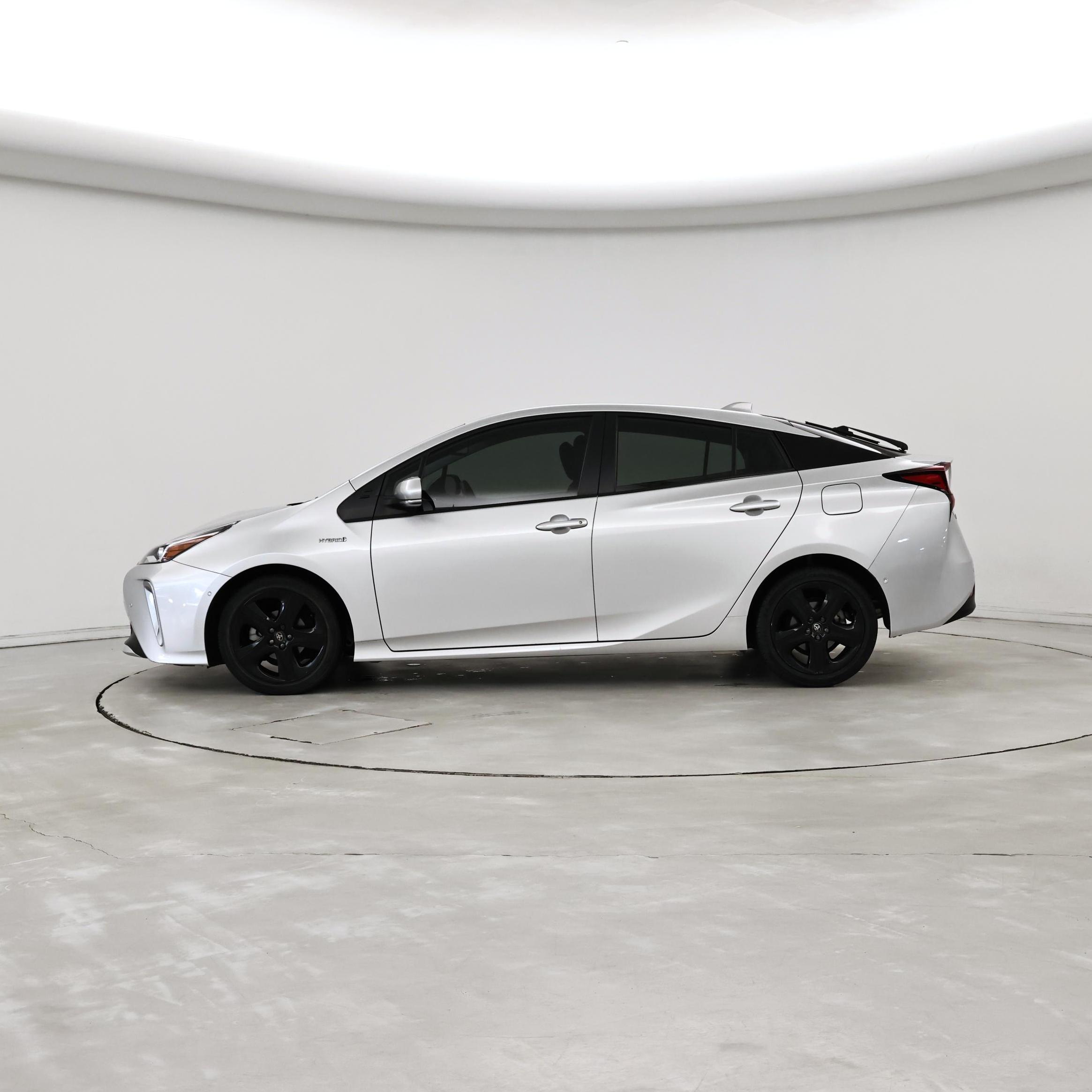 Thumbnail: 2022 Toyota Prius - 3