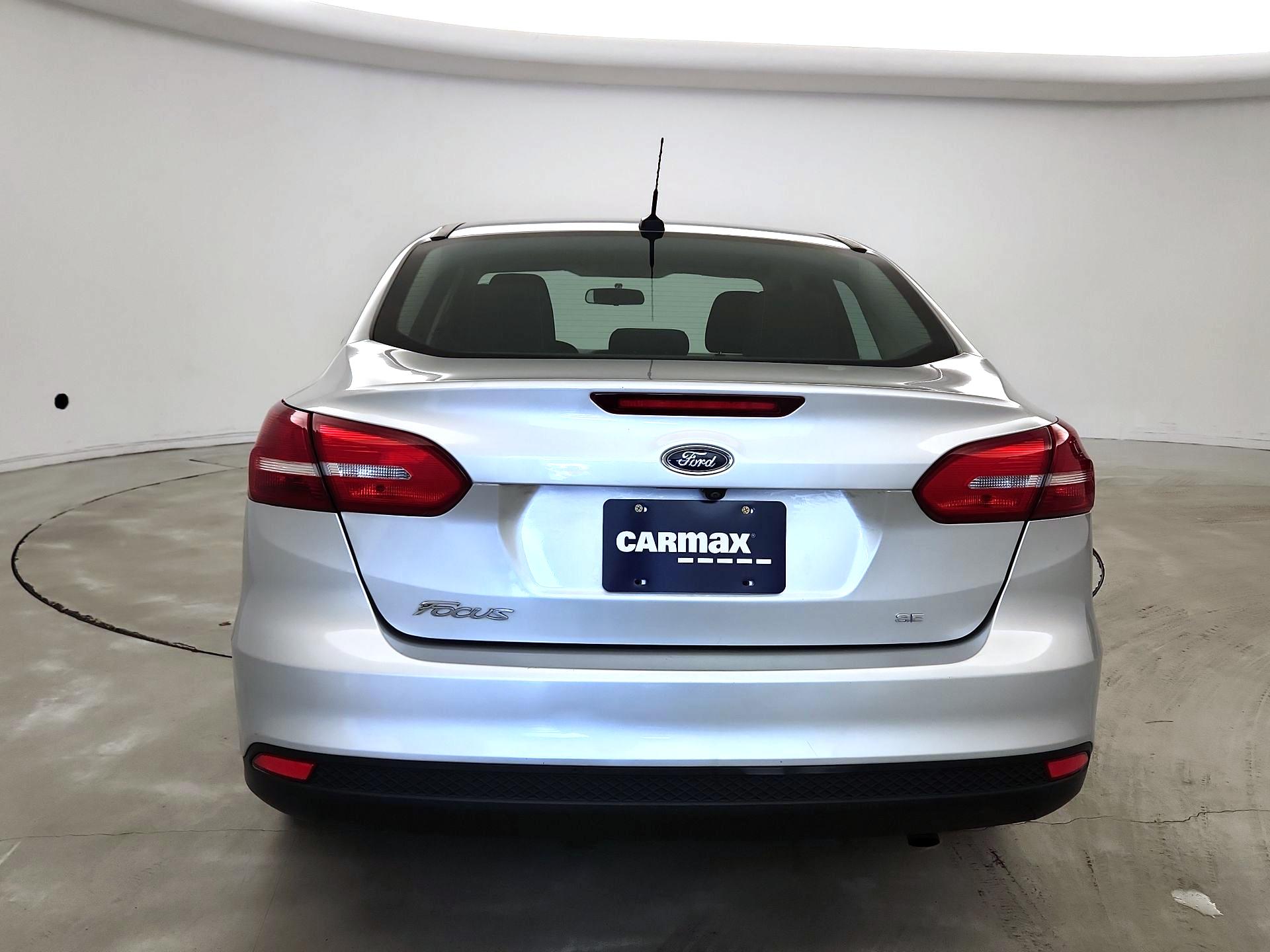 Thumbnail: 2017 Ford Focus - 6