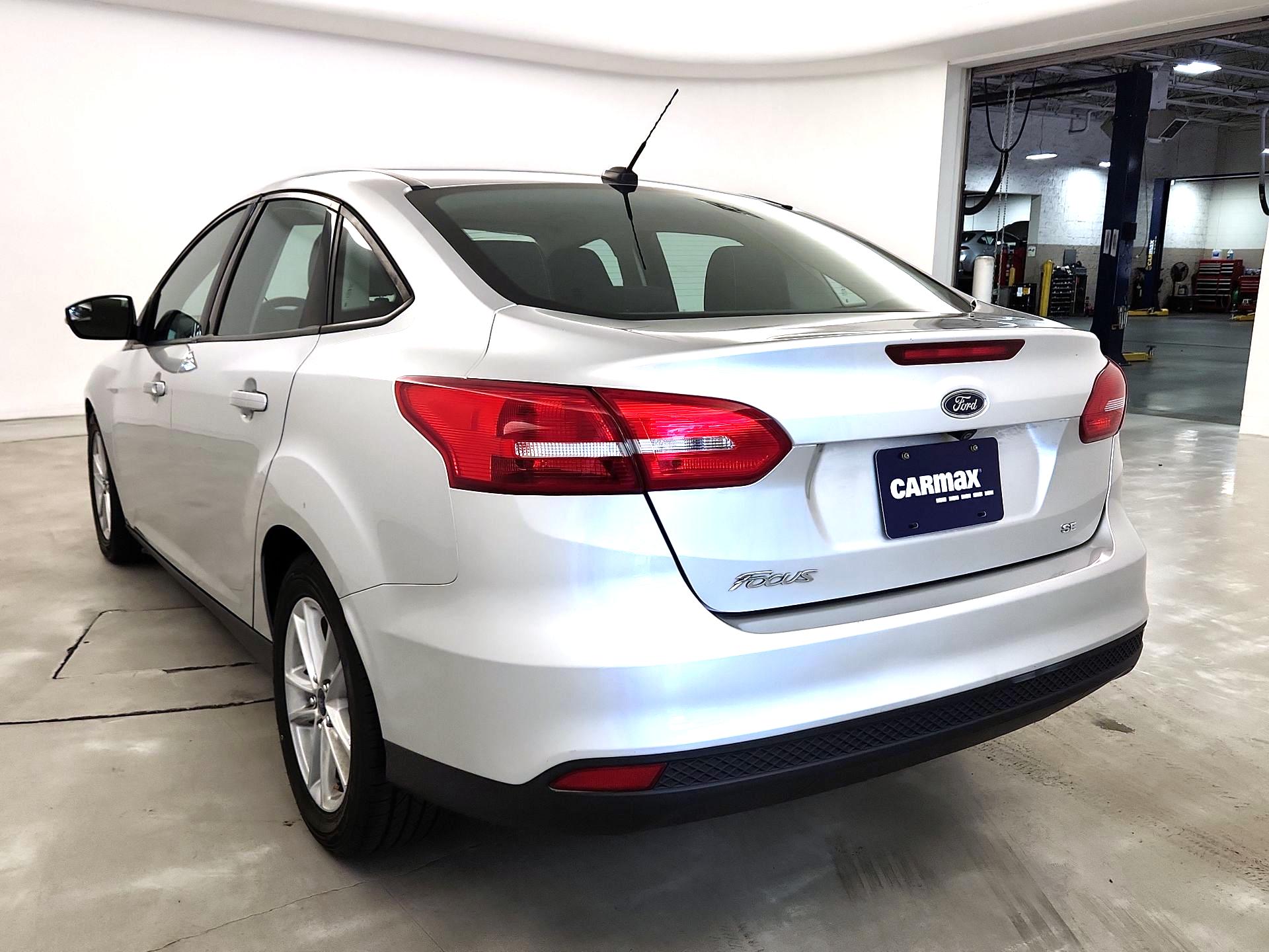 Thumbnail: 2017 Ford Focus - 7