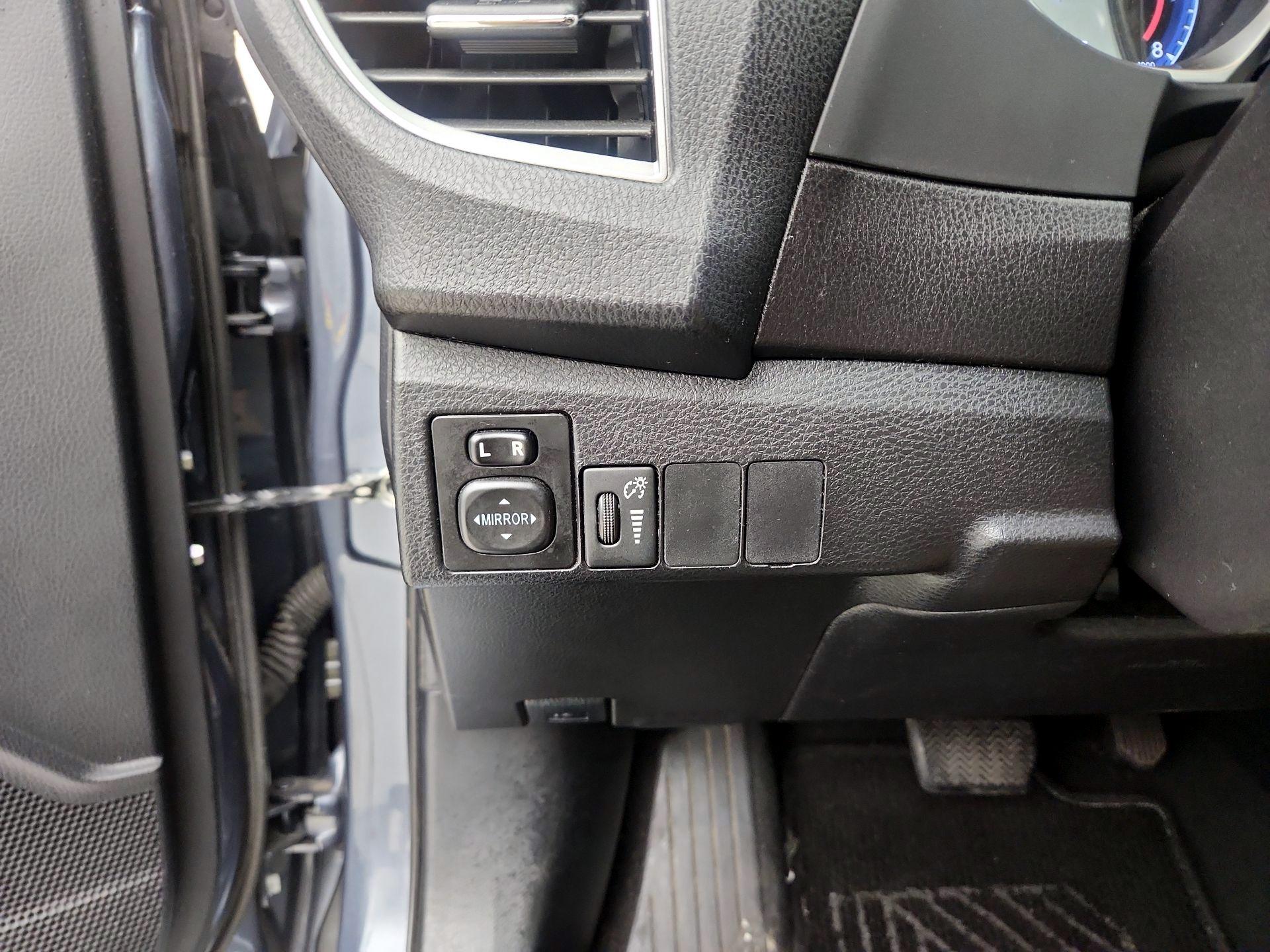 Thumbnail: 2014 Toyota Corolla - 13