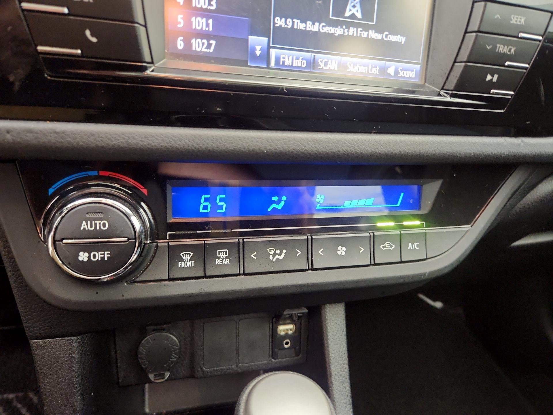 Thumbnail: 2014 Toyota Corolla - 16