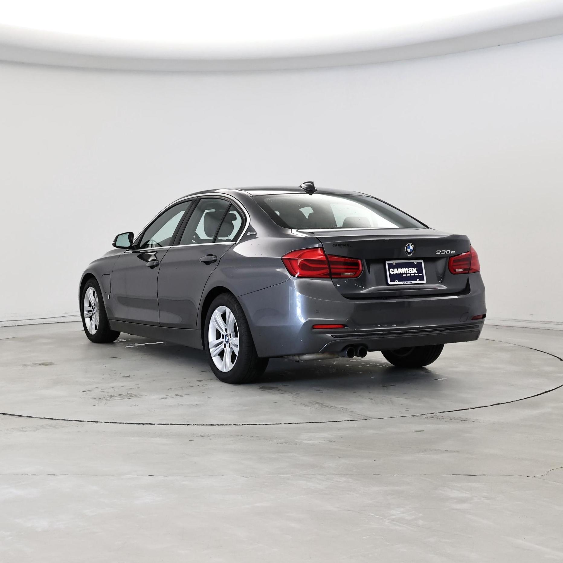 Thumbnail: 2017 BMW 3 Series - 2