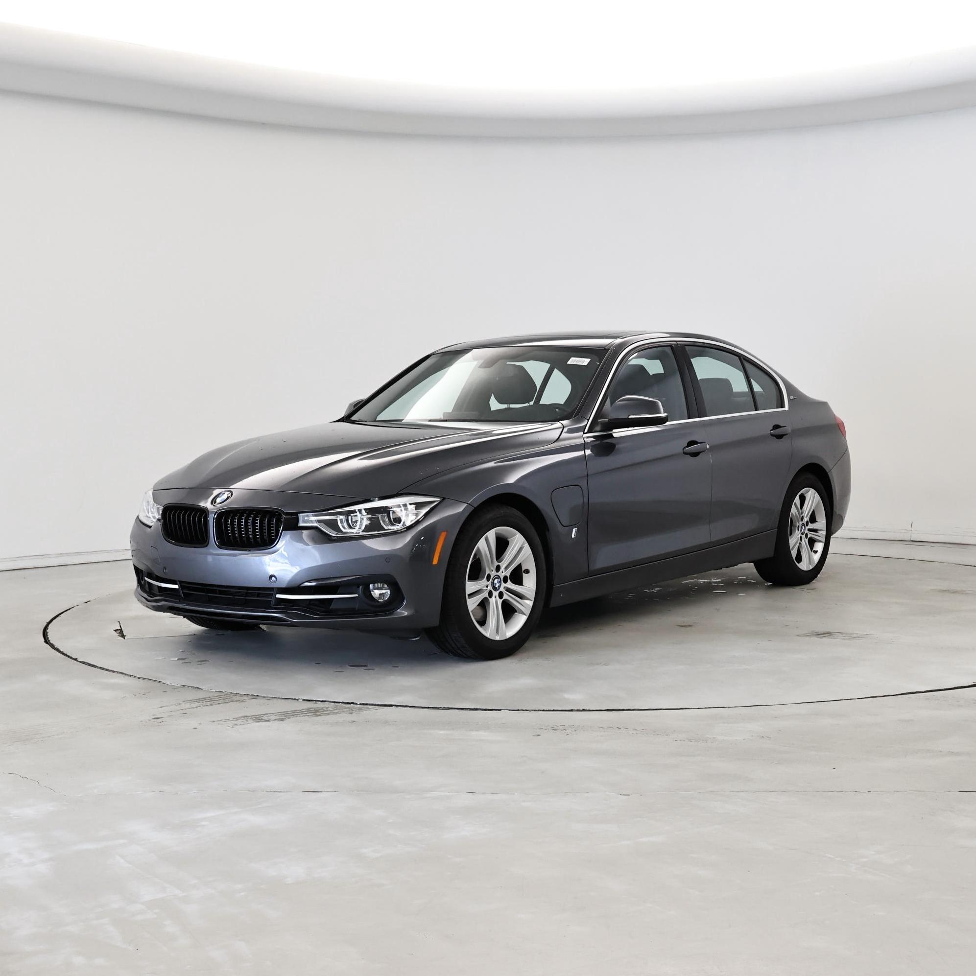Thumbnail: 2017 BMW 3 Series - 4
