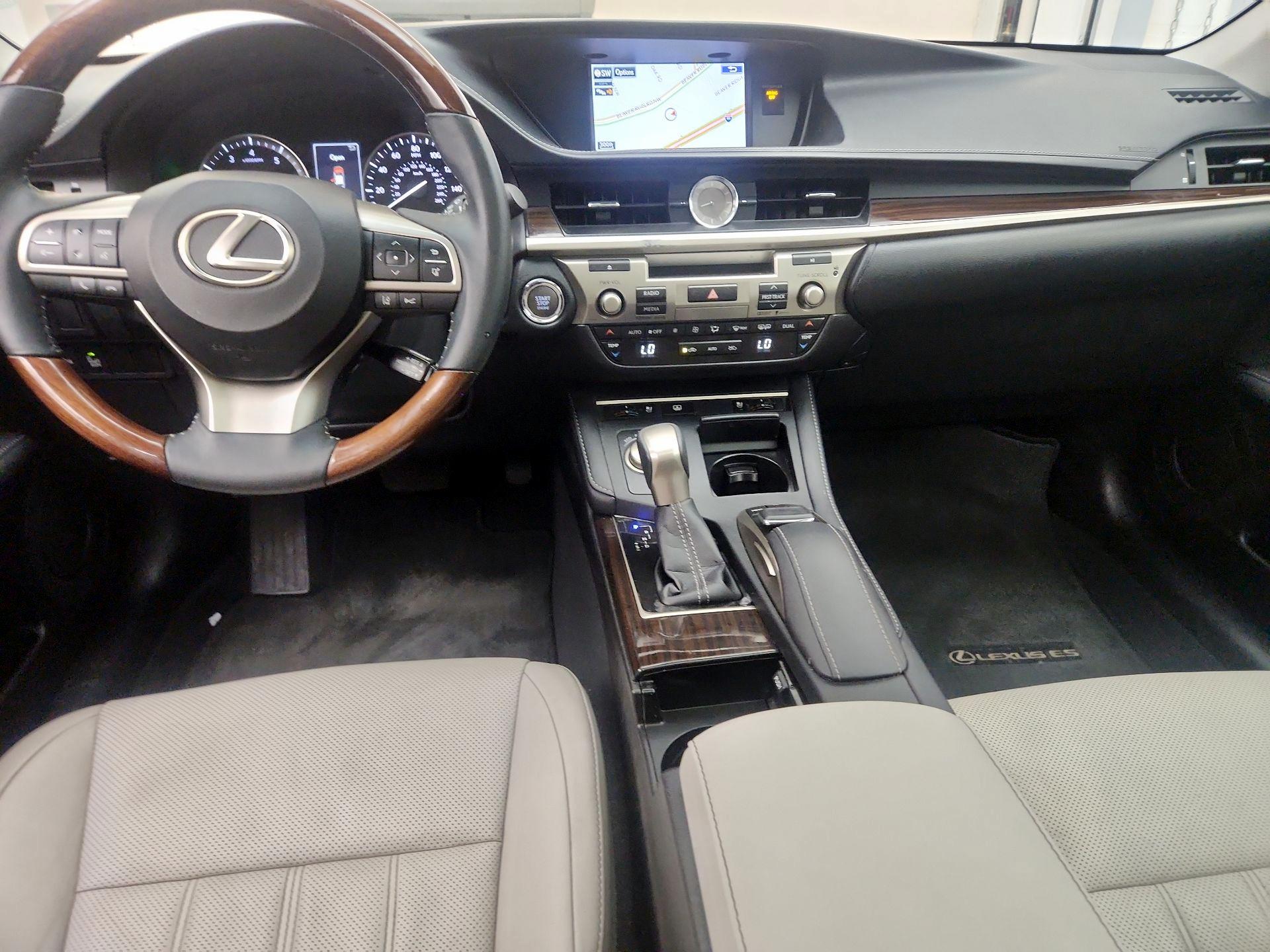 Thumbnail: 2016 Lexus ES - 9