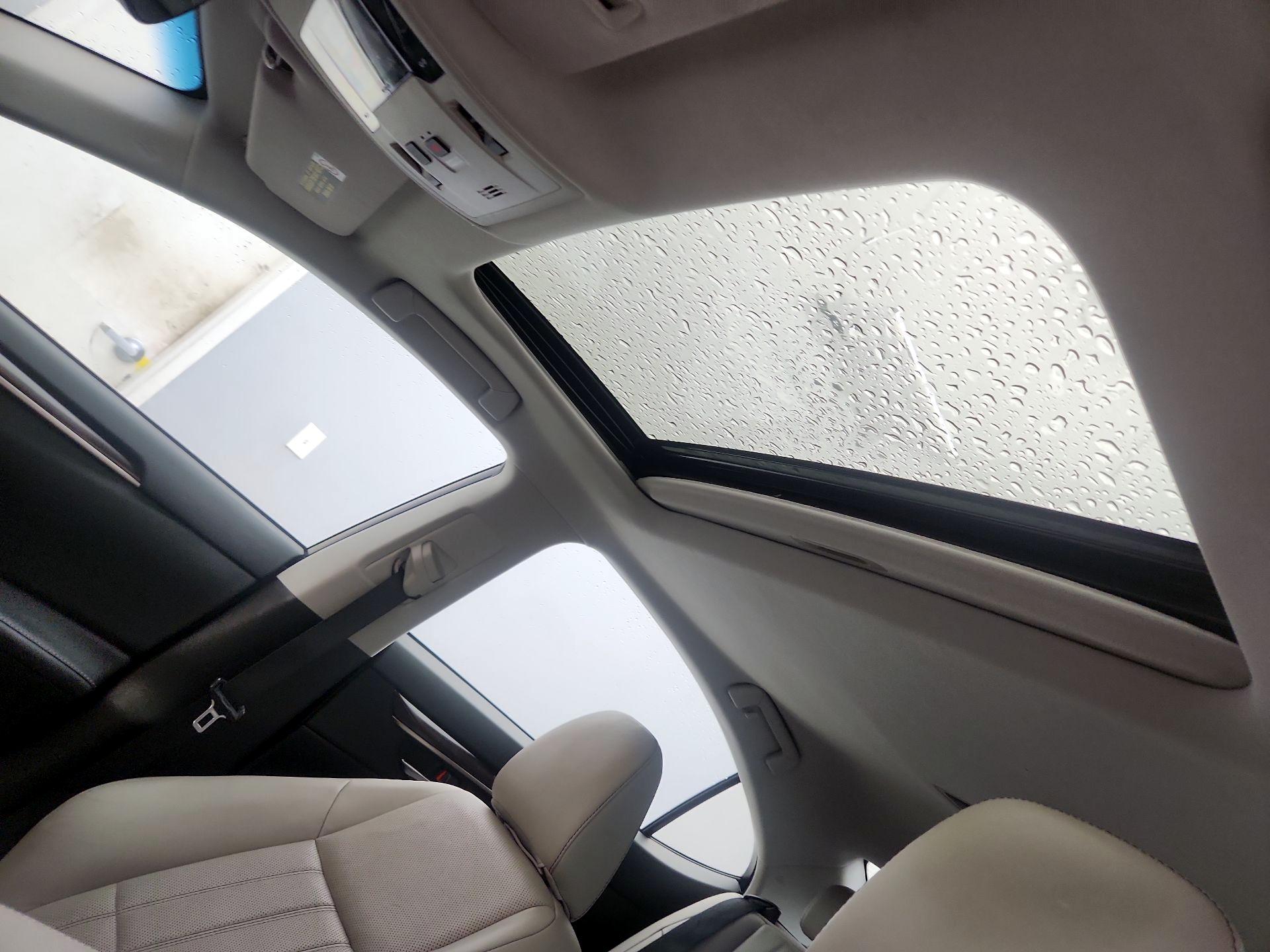 Thumbnail: 2016 Lexus ES - 20