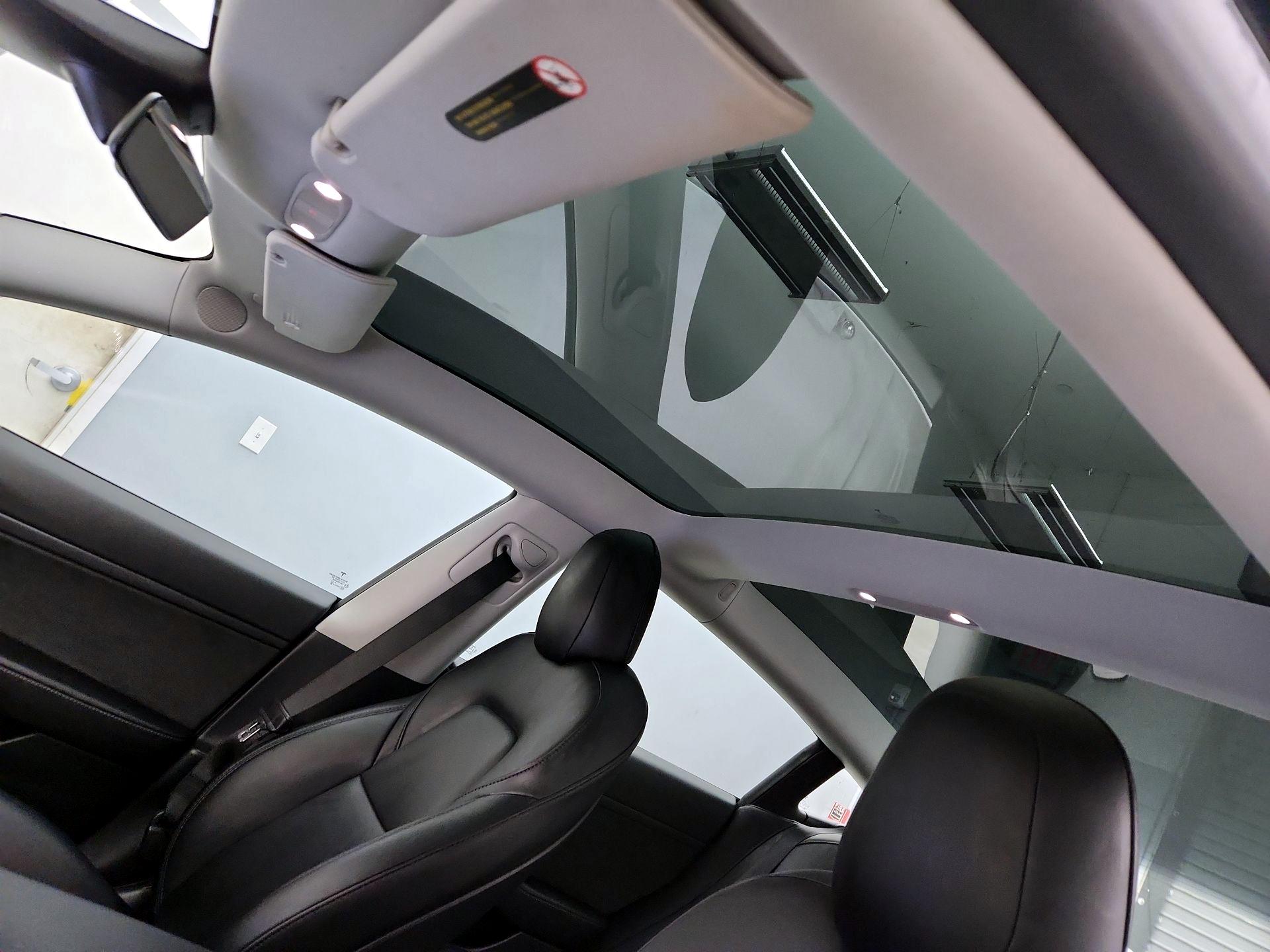 Thumbnail: 2020 Tesla Model 3 - 17