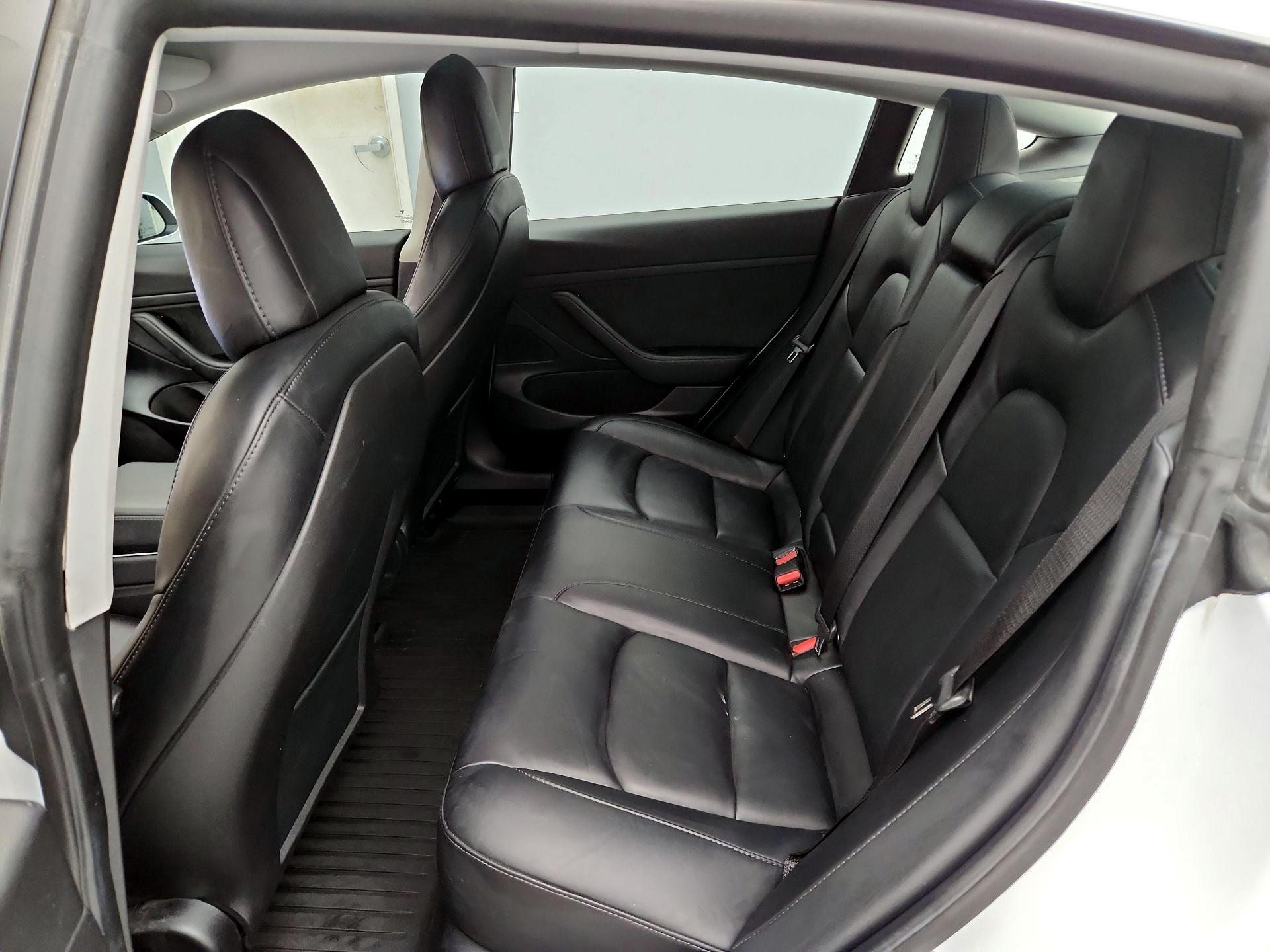 Thumbnail: 2020 Tesla Model 3 - 18