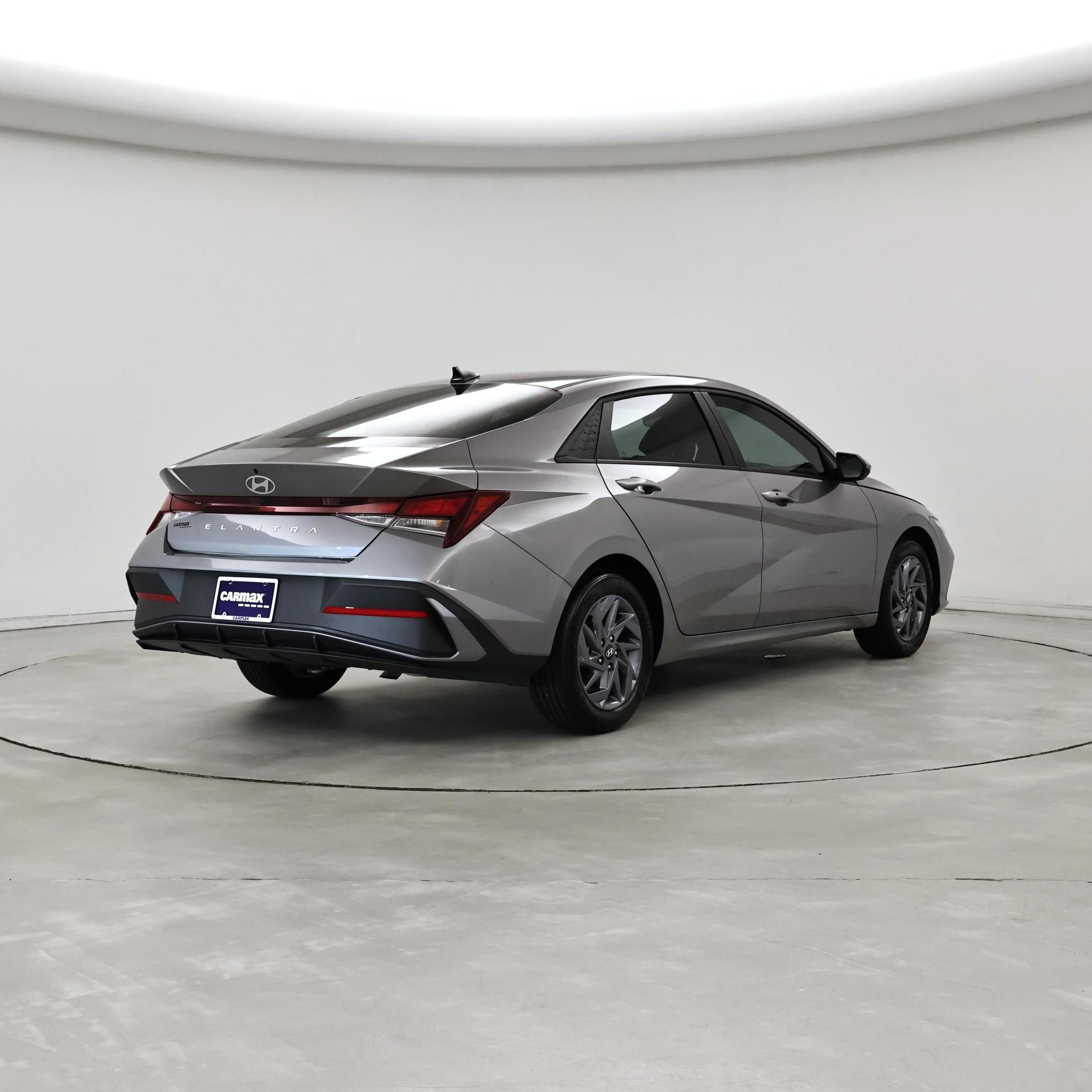 Thumbnail: 2024 Hyundai Elantra - 8