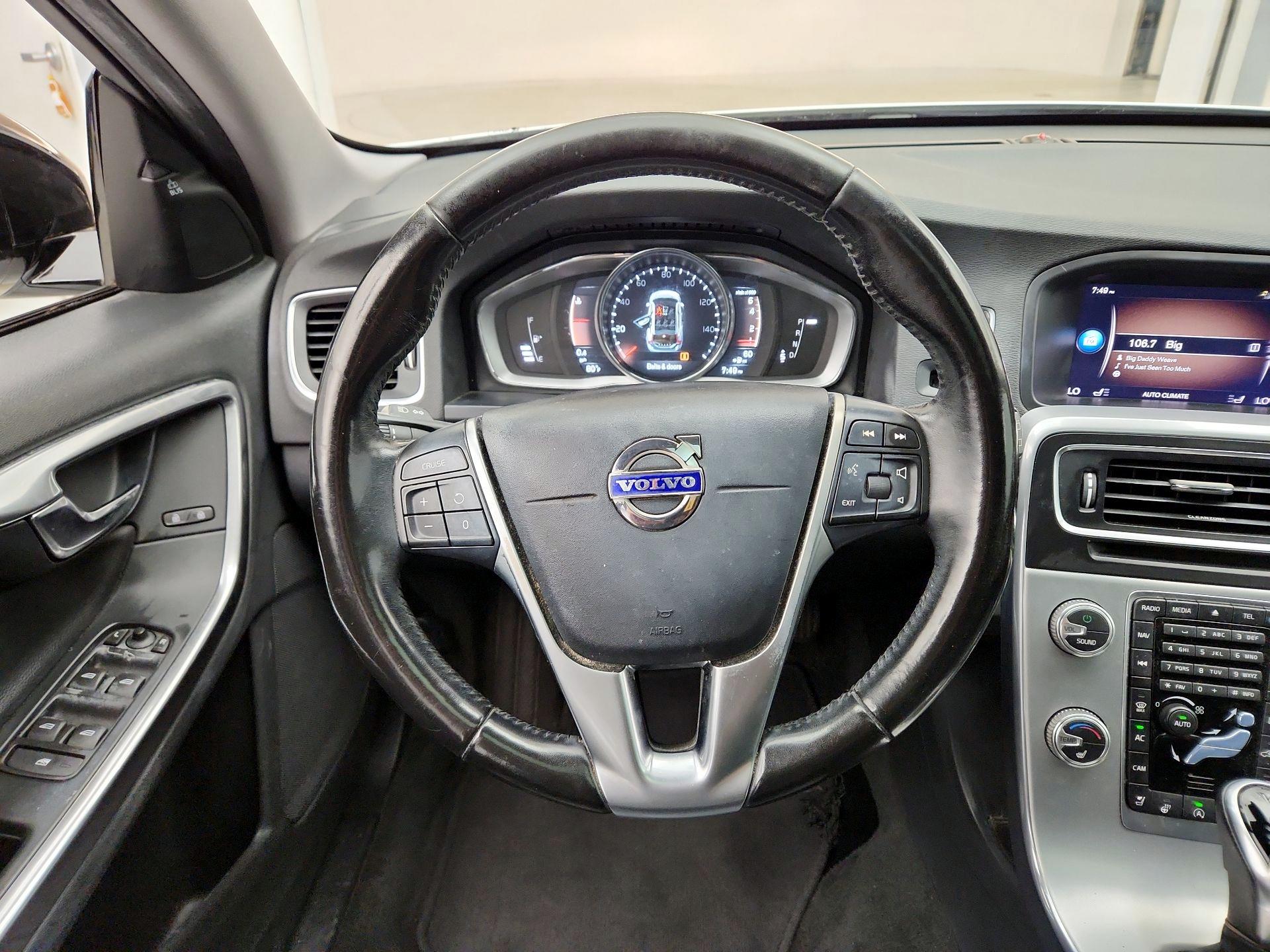 Thumbnail: 2017 Volvo S60 - 10