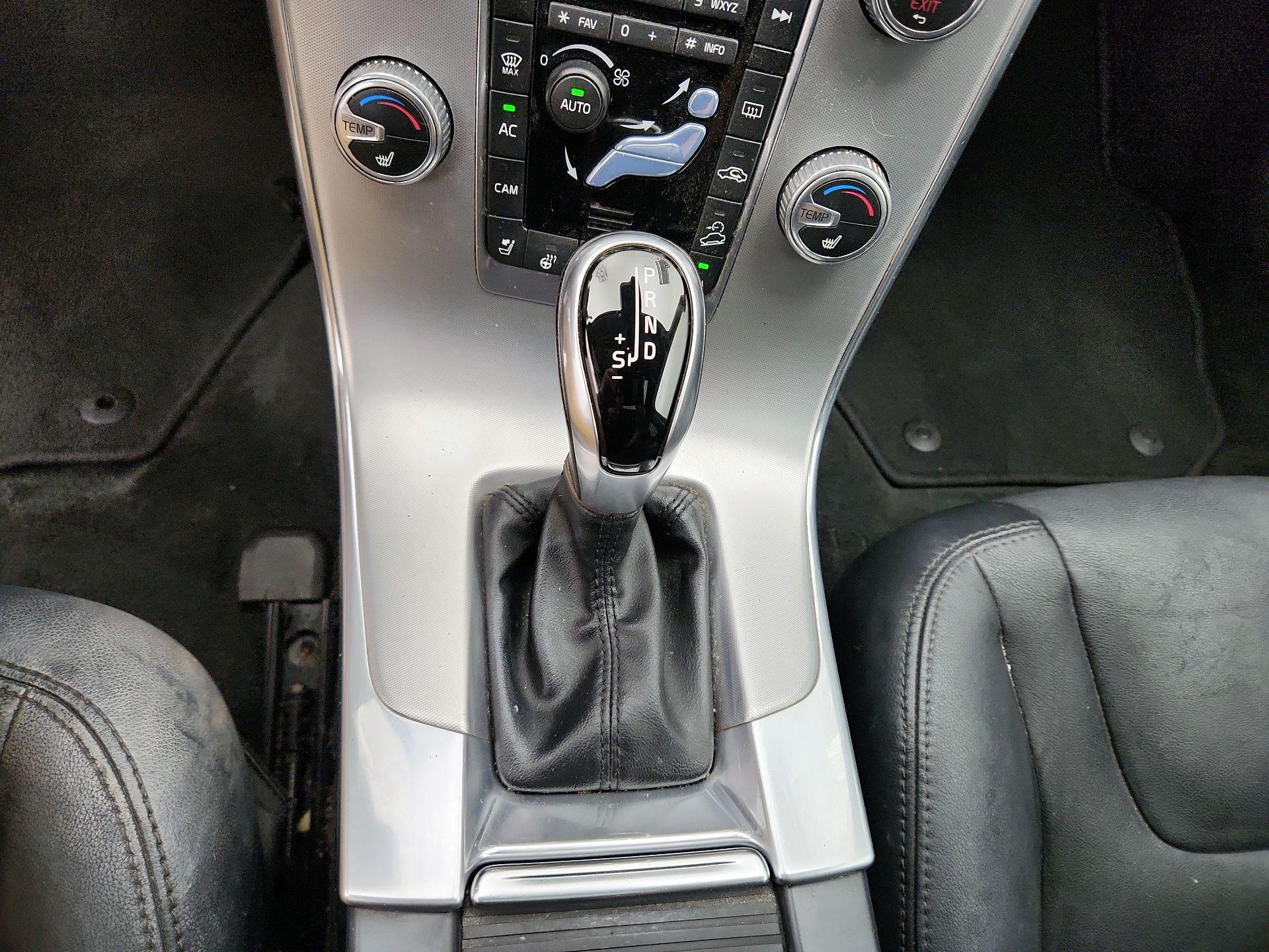 Thumbnail: 2017 Volvo S60 - 18