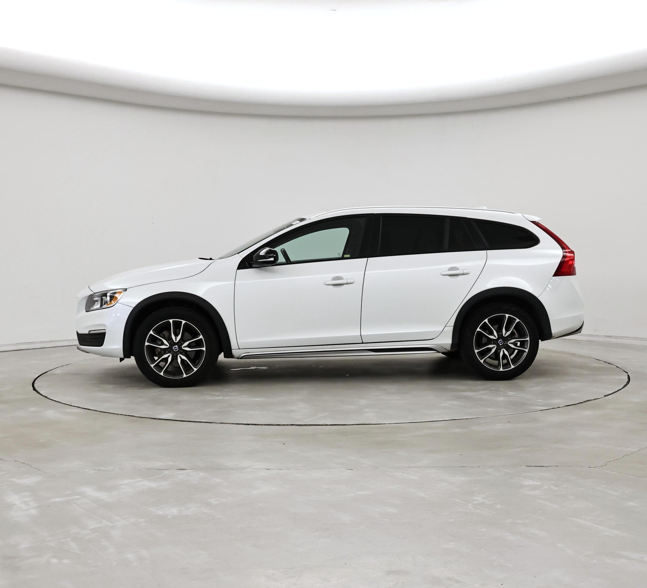 Thumbnail: 2017 Volvo S60 - 3