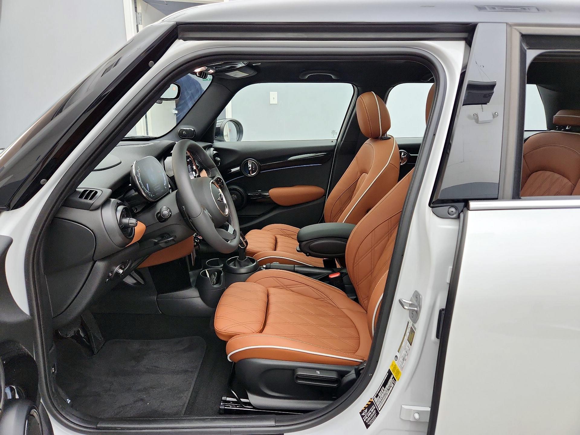 Thumbnail: 2024 MINI Cooper Hardtop - 11