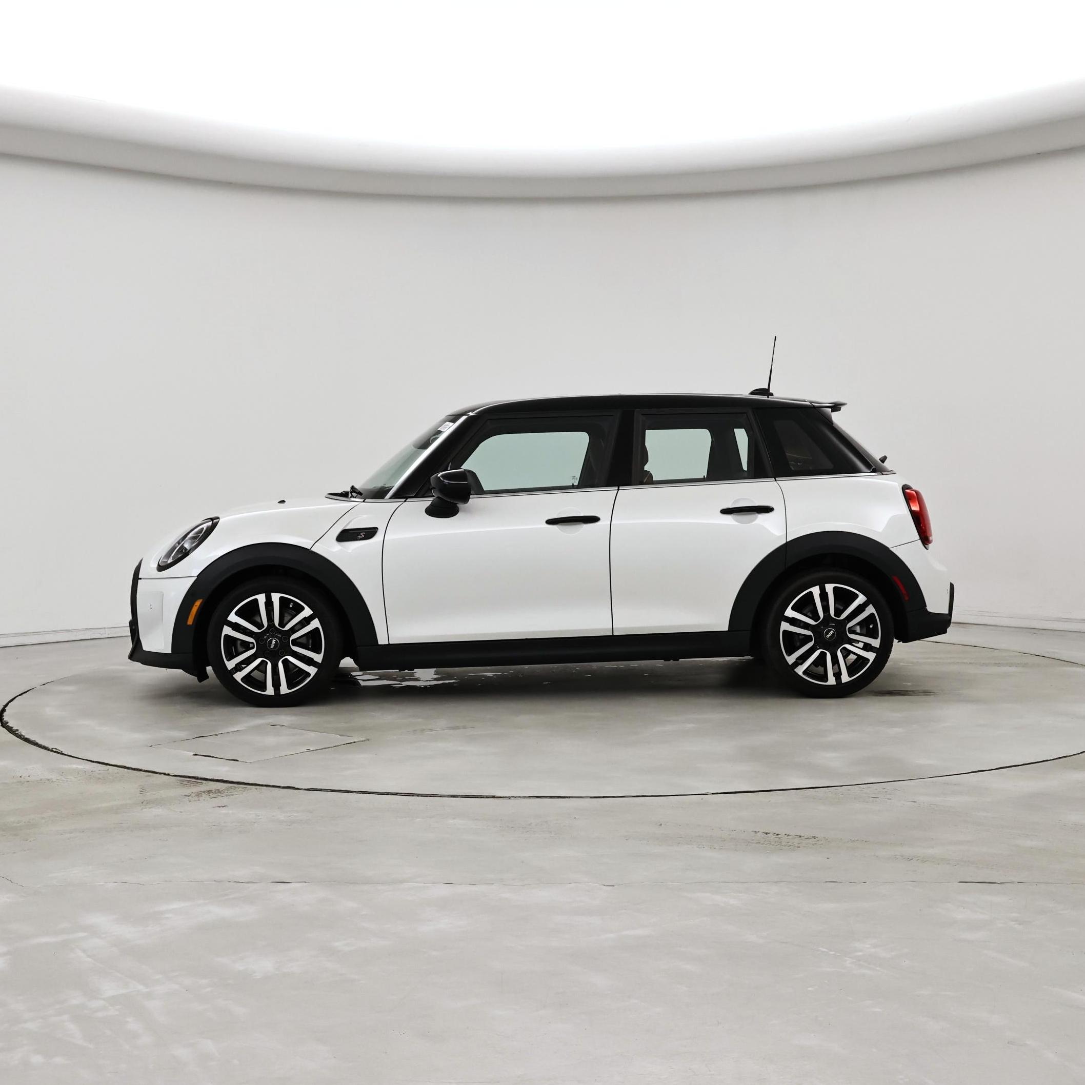 Thumbnail: 2024 MINI Cooper Hardtop - 3