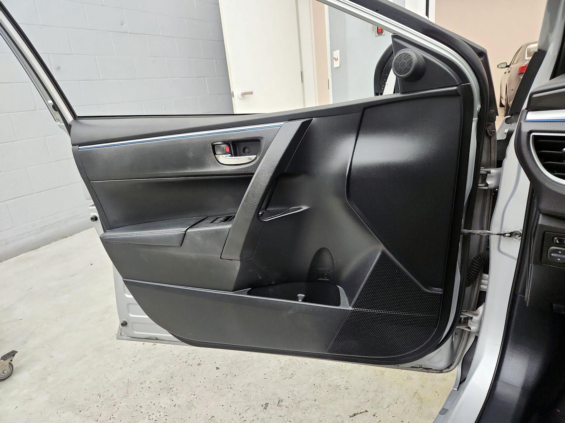 Thumbnail: 2014 Toyota Corolla - 12