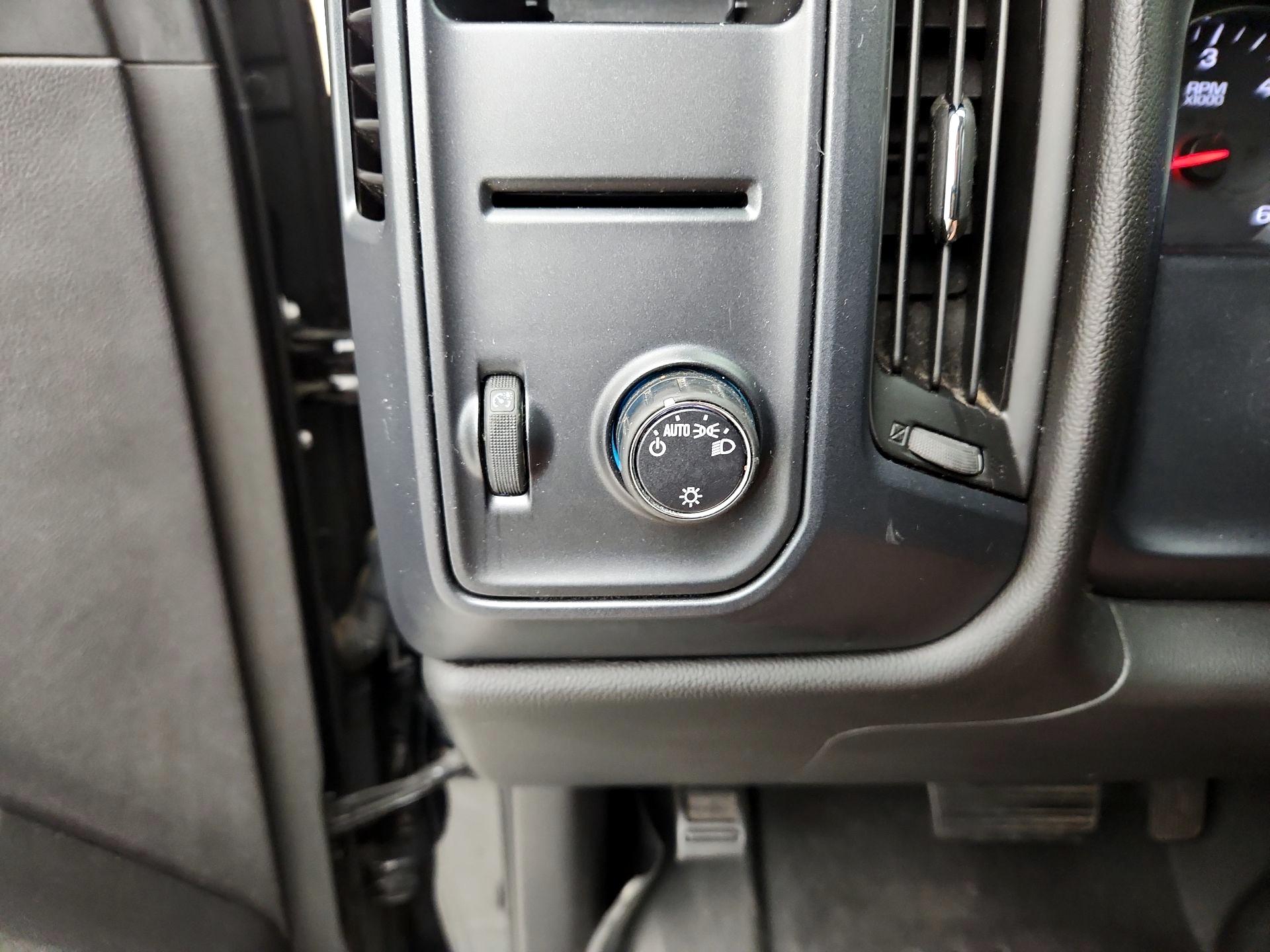 Thumbnail: 2016 Chevrolet Silverado 1500 - 13