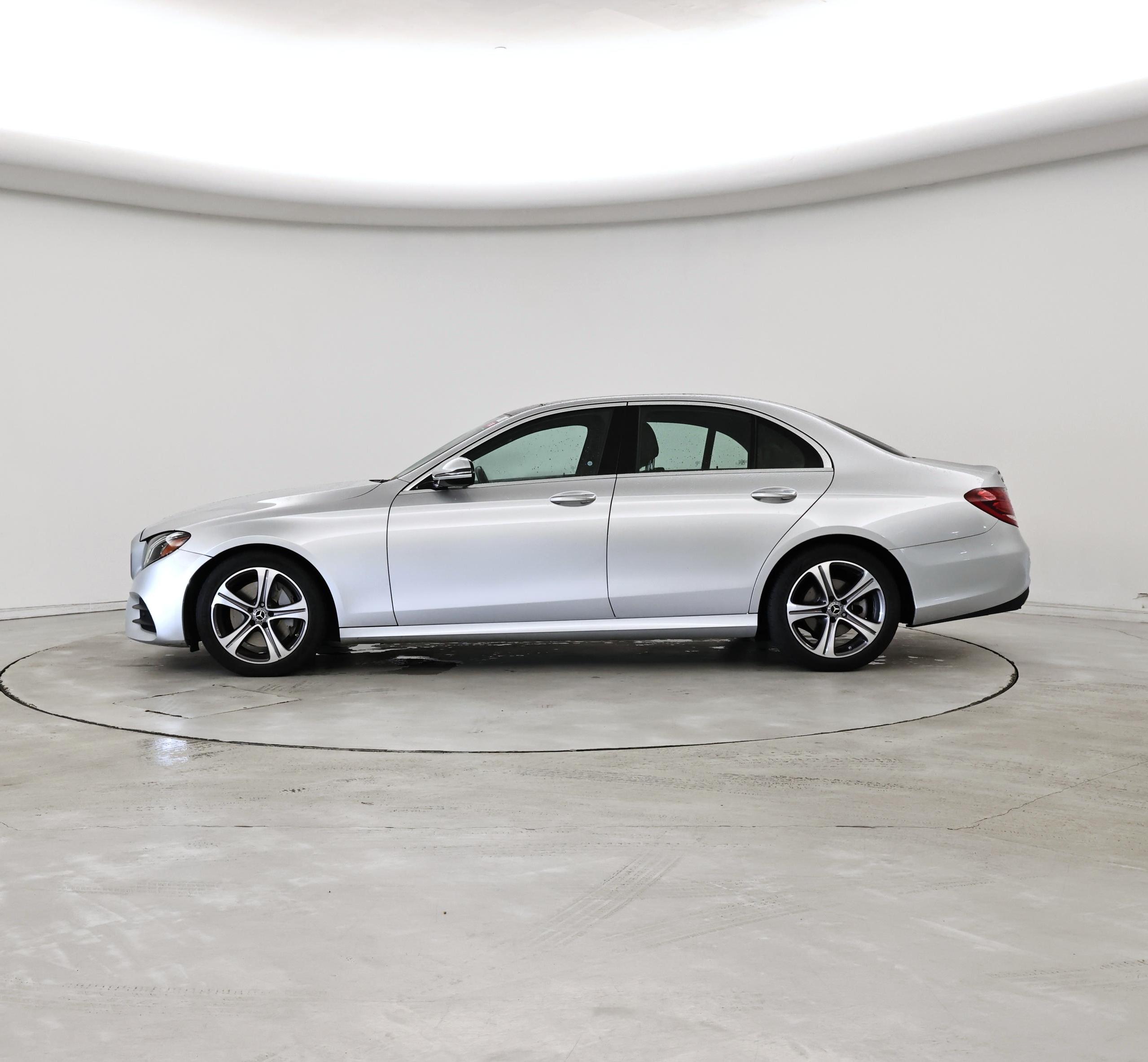 Thumbnail: 2020 Mercedes-Benz E-Class - 3