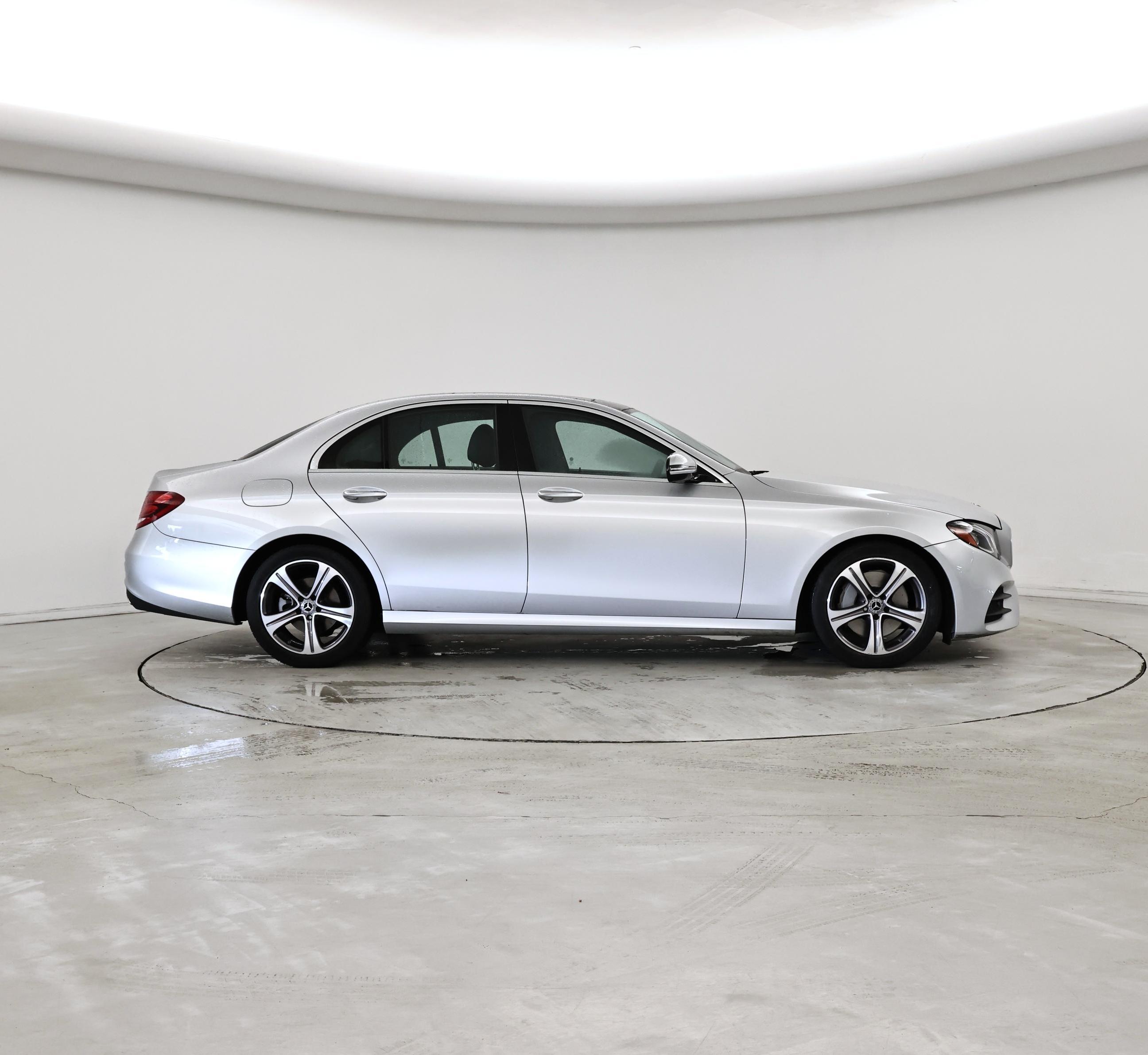 Thumbnail: 2020 Mercedes-Benz E-Class - 7