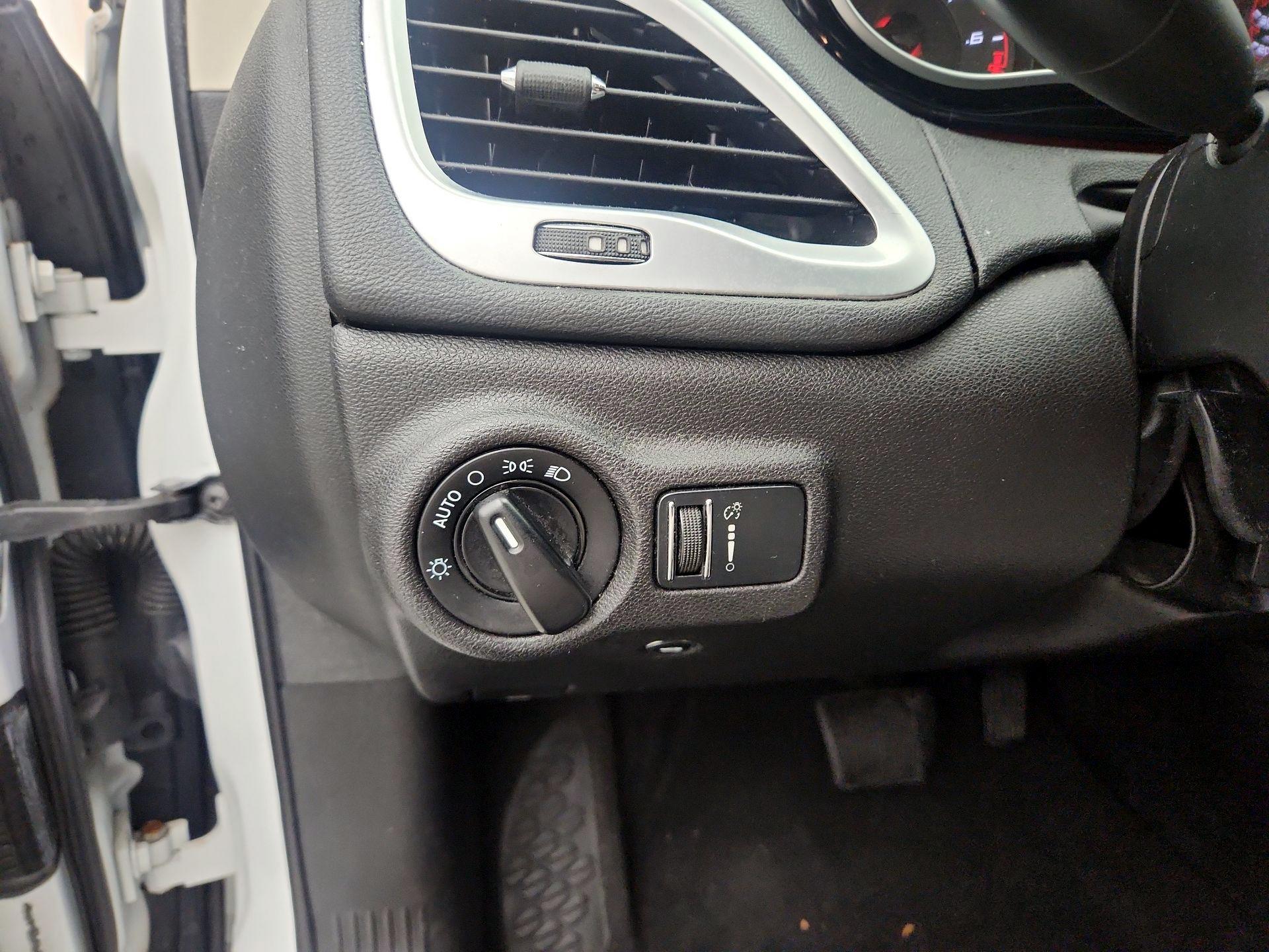 Thumbnail: 2016 Dodge Dart - 13