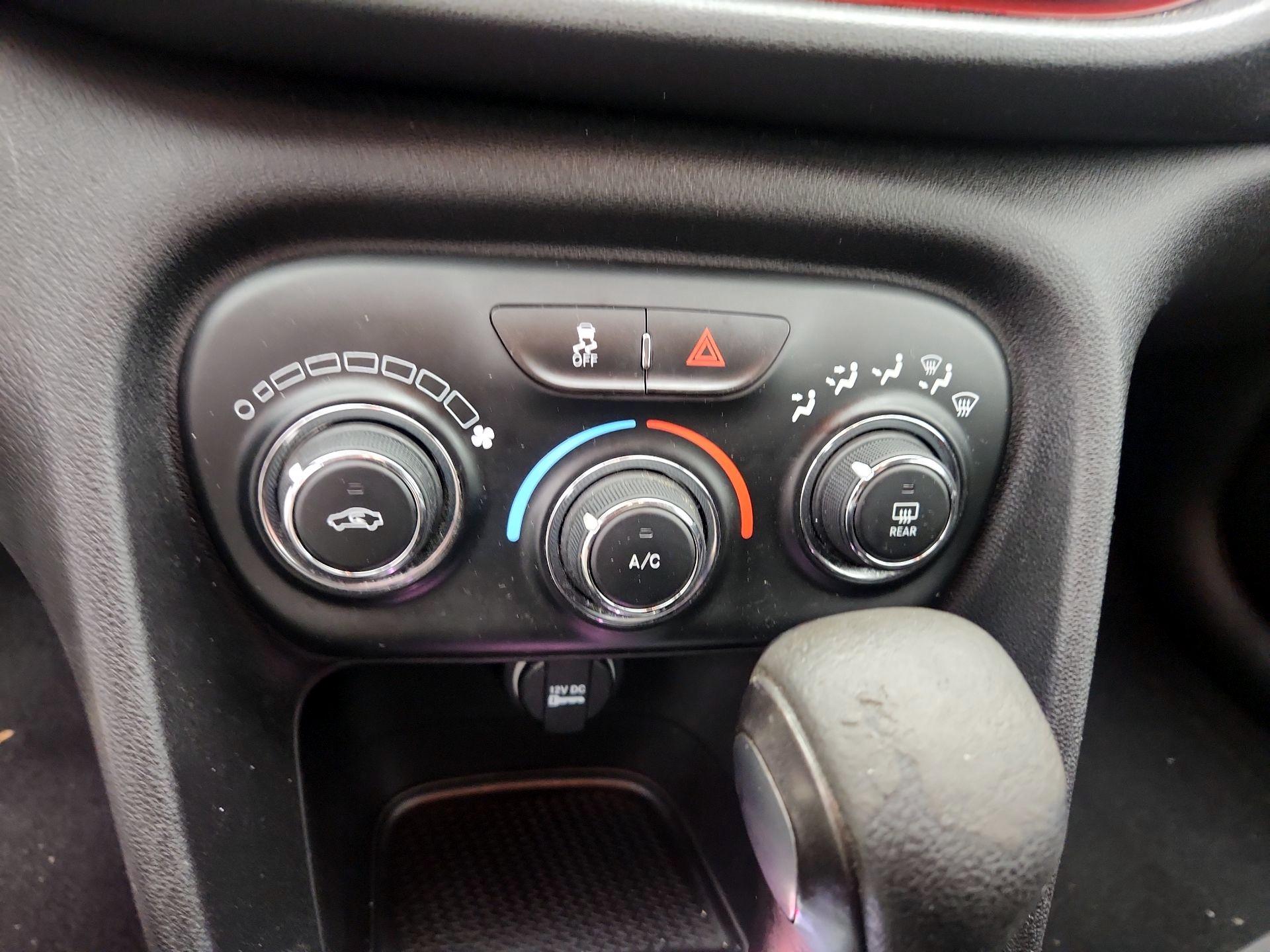 Thumbnail: 2016 Dodge Dart - 15
