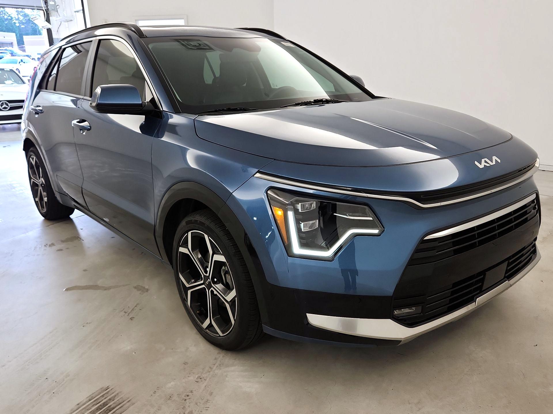 Thumbnail: 2023 Kia Niro - 1