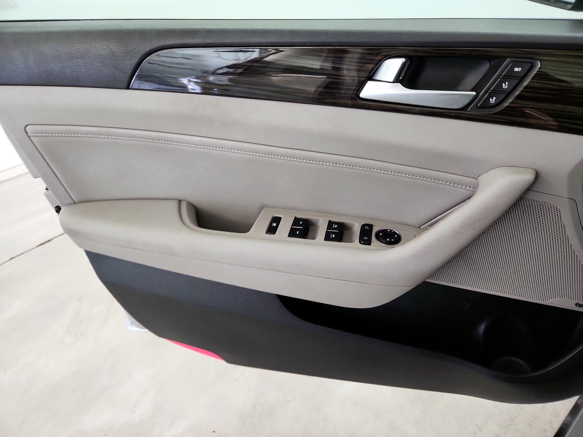 Thumbnail: 2016 Hyundai Sonata - 12