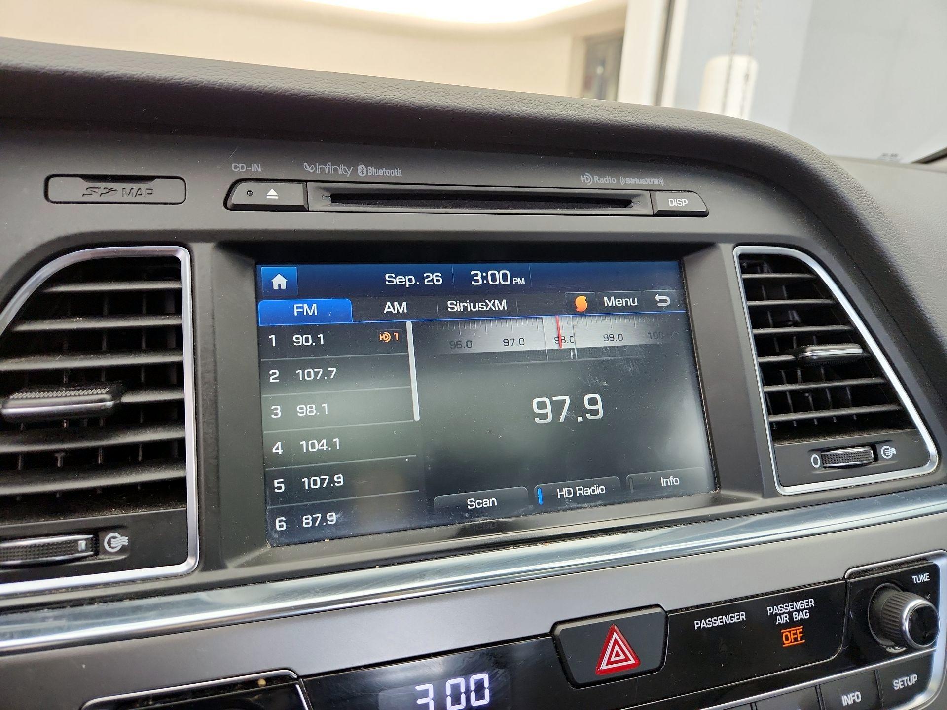 Thumbnail: 2016 Hyundai Sonata - 16