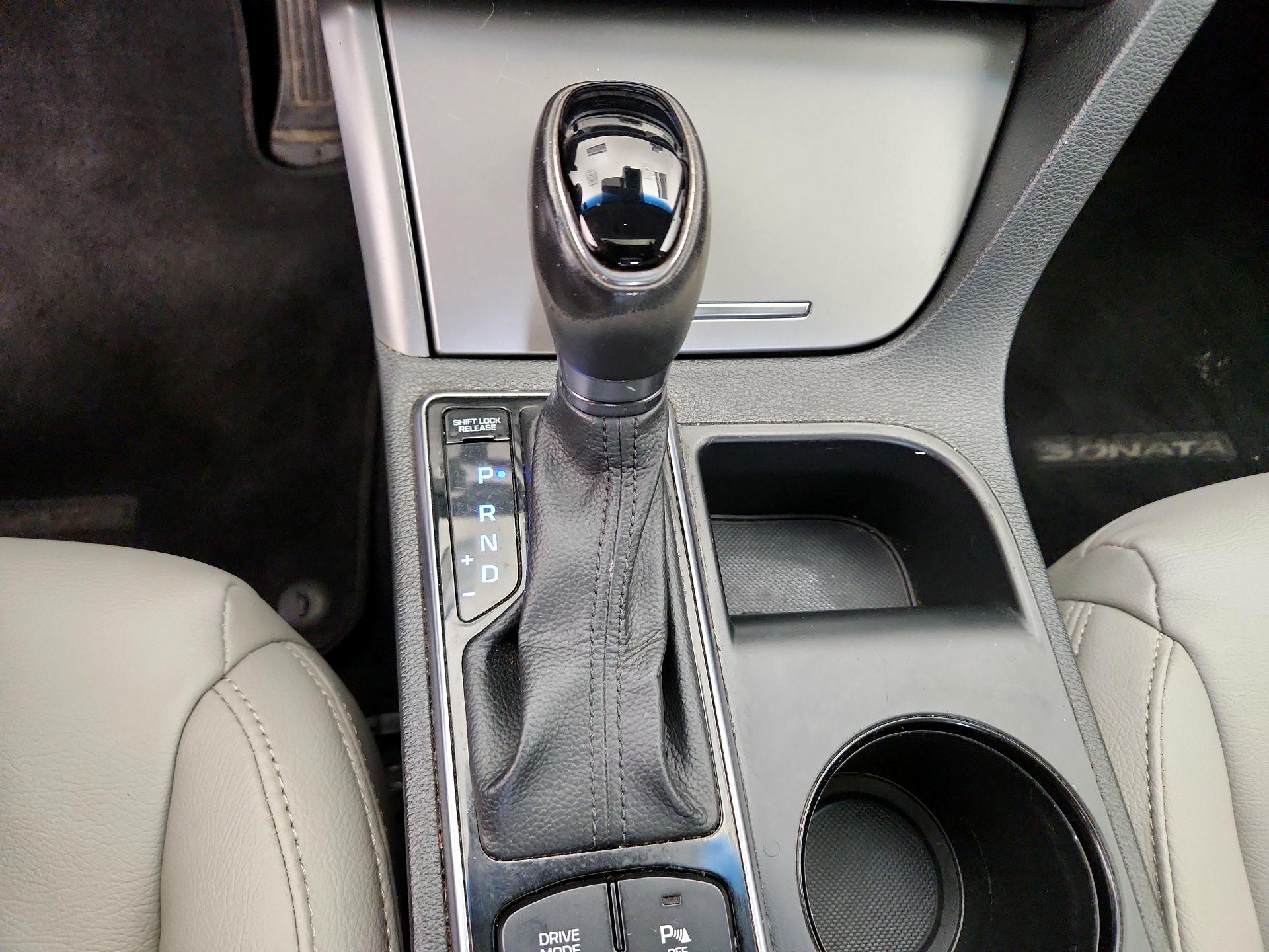 Thumbnail: 2016 Hyundai Sonata - 18