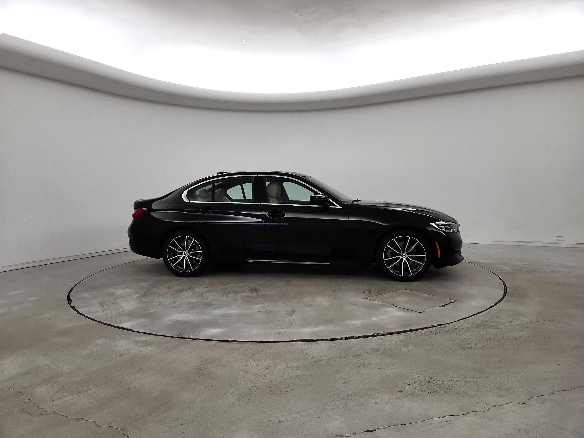 Thumbnail: 2019 BMW 3 Series - 4