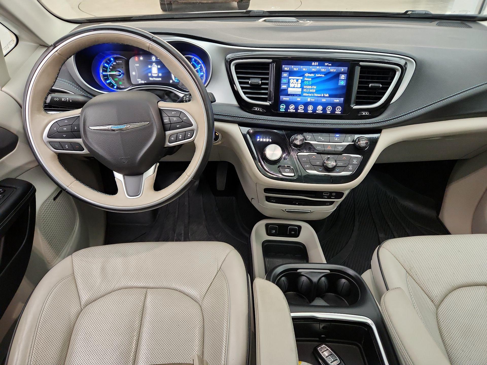Thumbnail: 2018 Chrysler Pacifica - 9