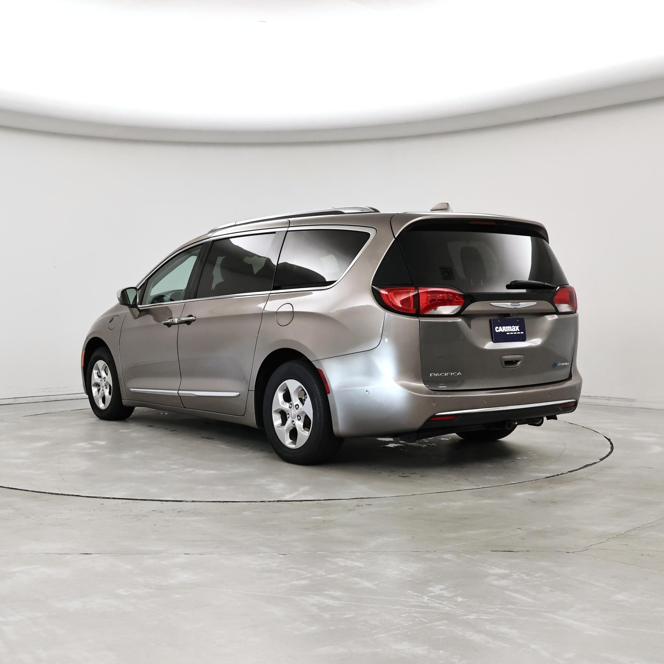 Thumbnail: 2018 Chrysler Pacifica - 2
