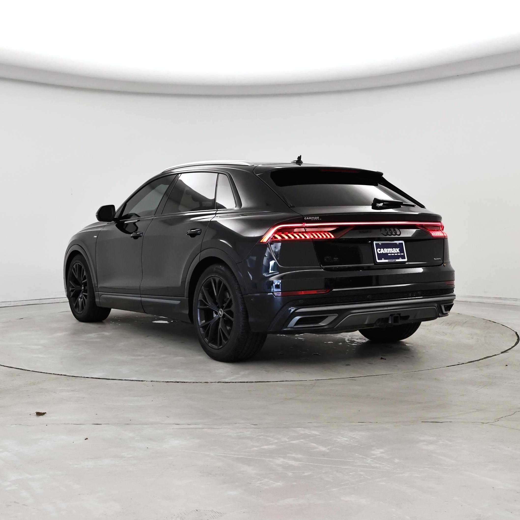 Thumbnail: 2021 Audi Q8 - 2