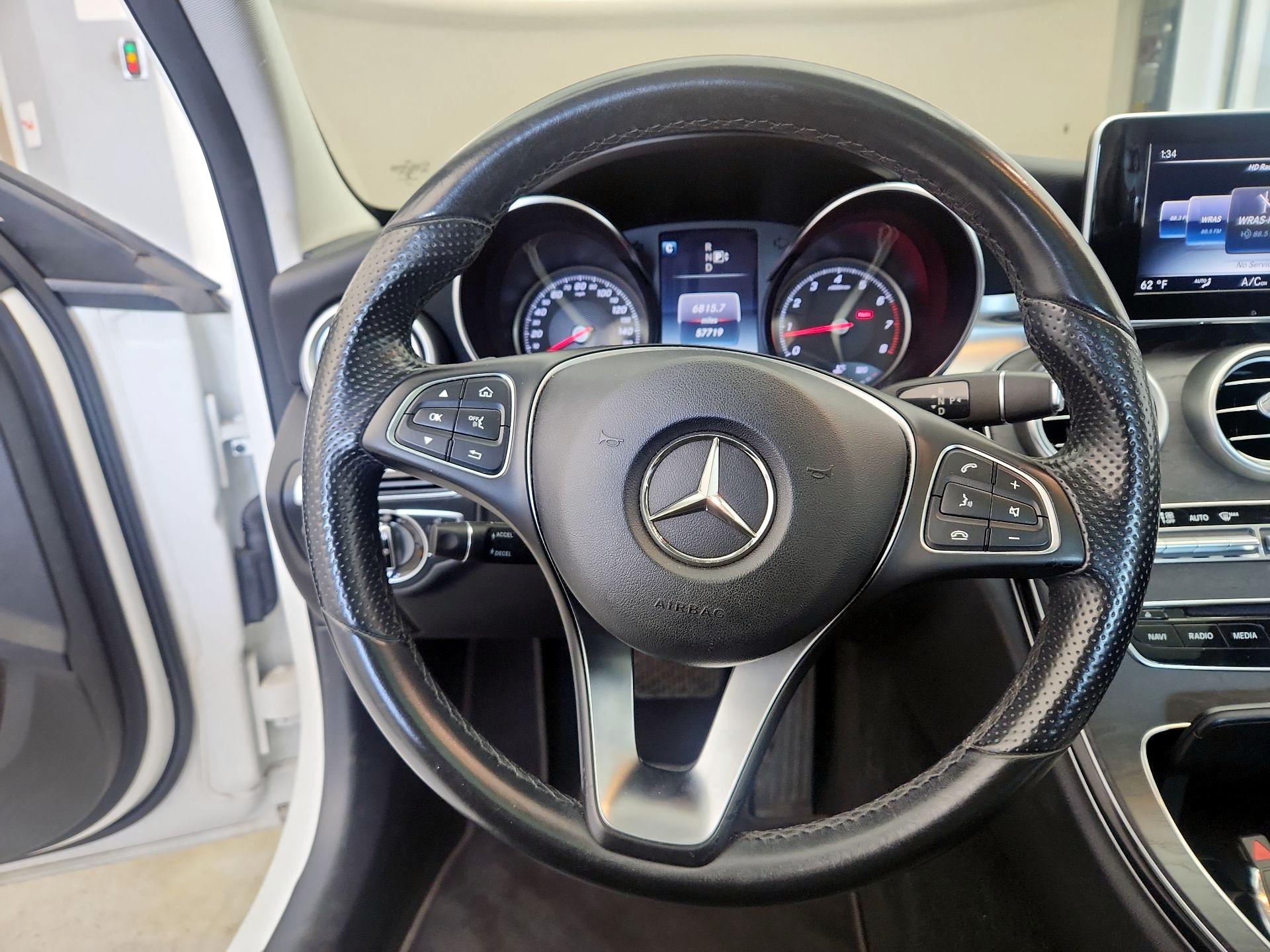 Thumbnail: 2015 Mercedes-Benz C-Class - 10