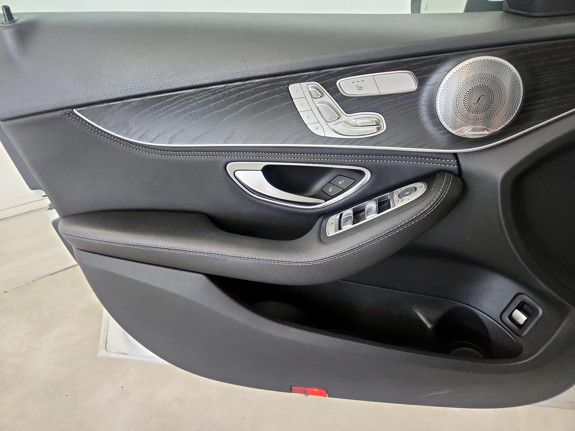 Thumbnail: 2015 Mercedes-Benz C-Class - 12