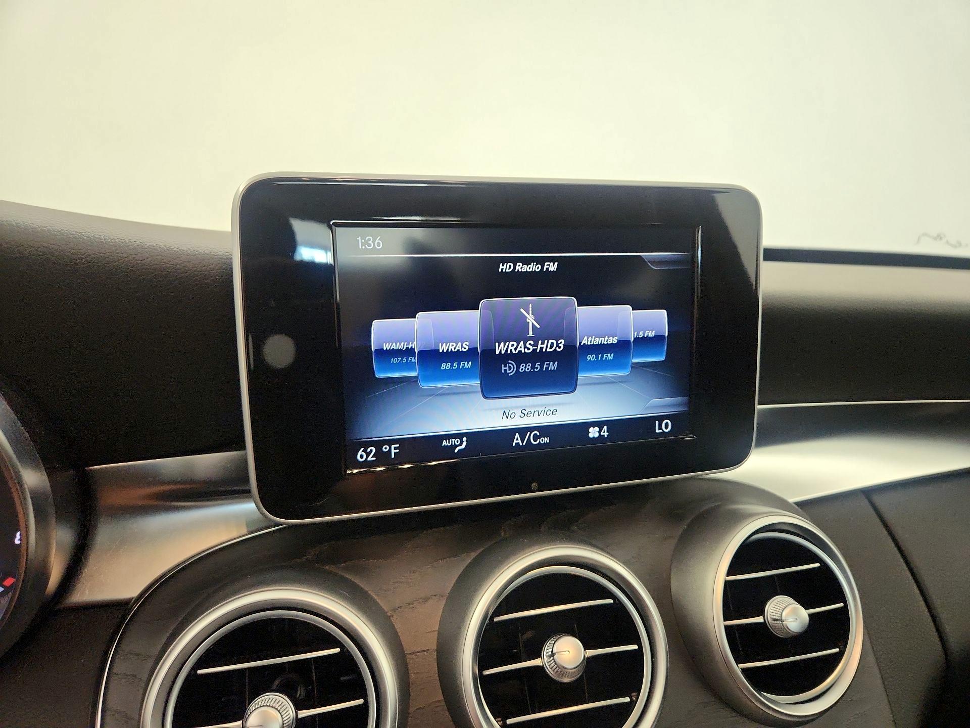 Thumbnail: 2015 Mercedes-Benz C-Class - 16