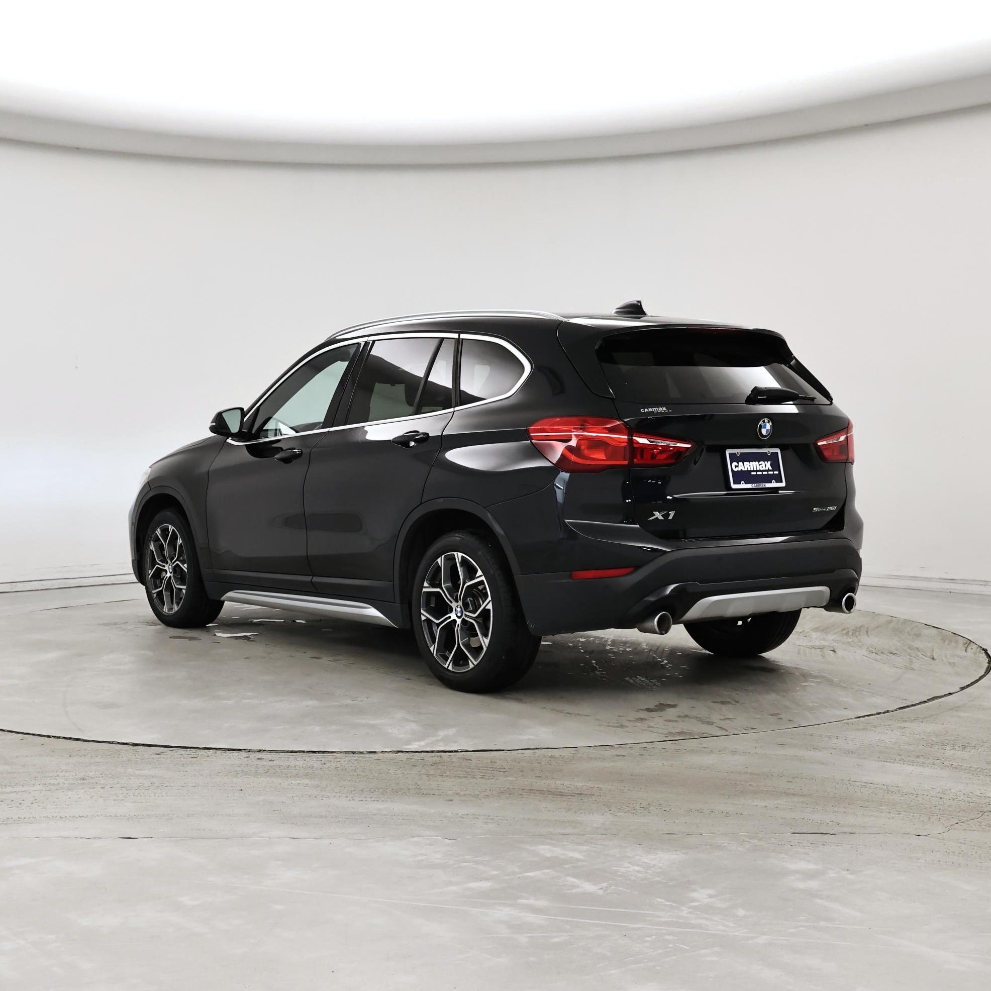 Thumbnail: 2021 BMW X1 - 2
