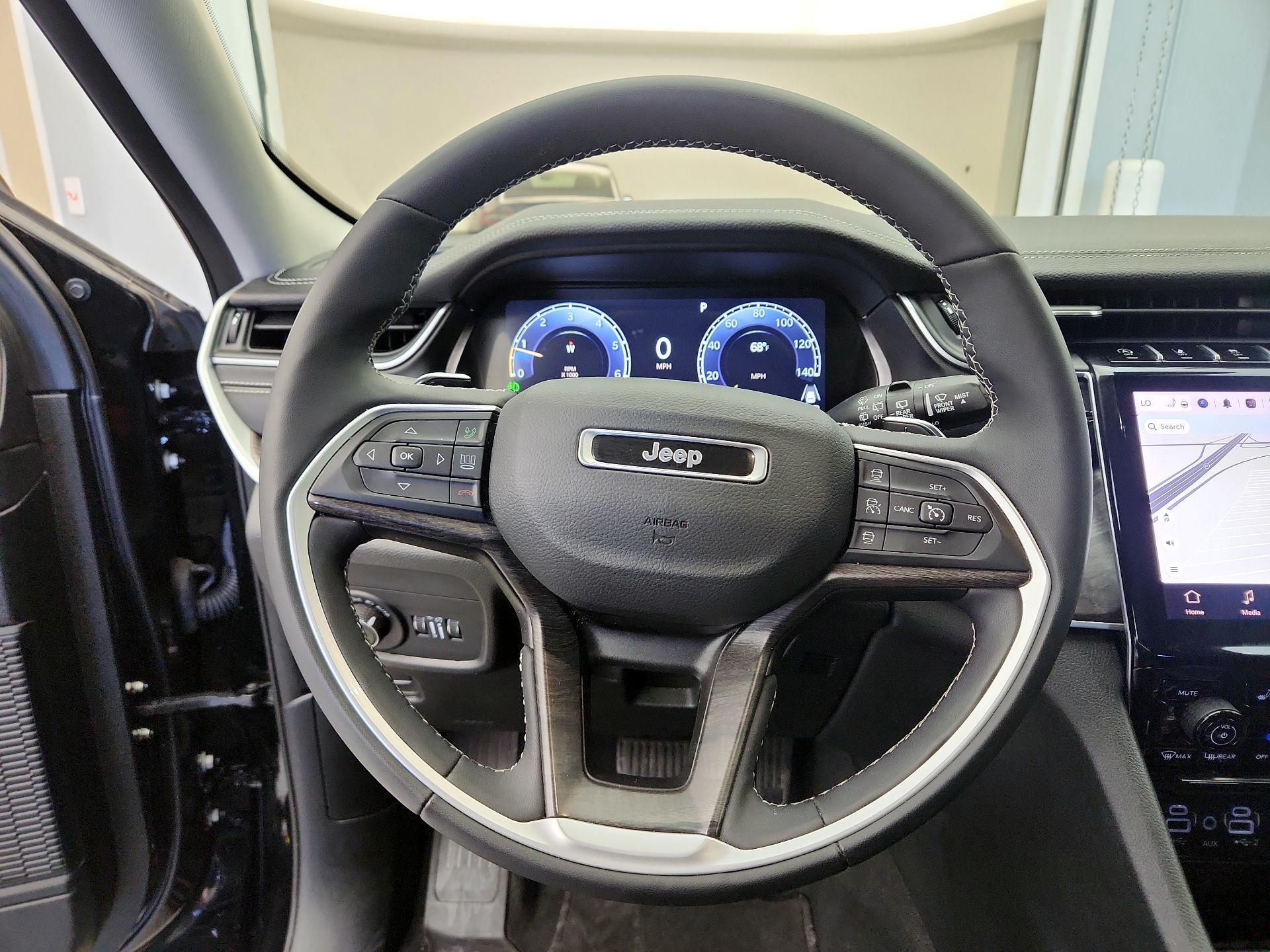 Thumbnail: 2023 Jeep Grand Cherokee - 10