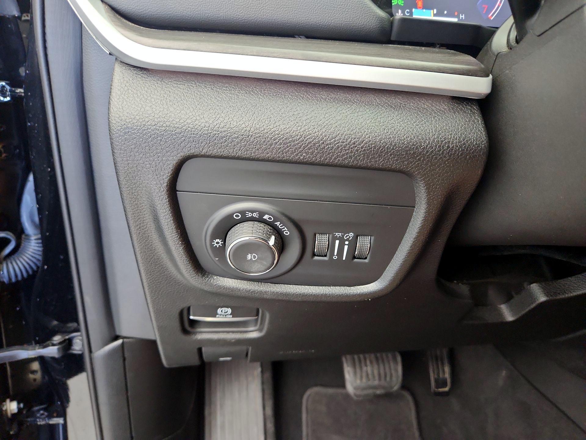 Thumbnail: 2023 Jeep Grand Cherokee - 13